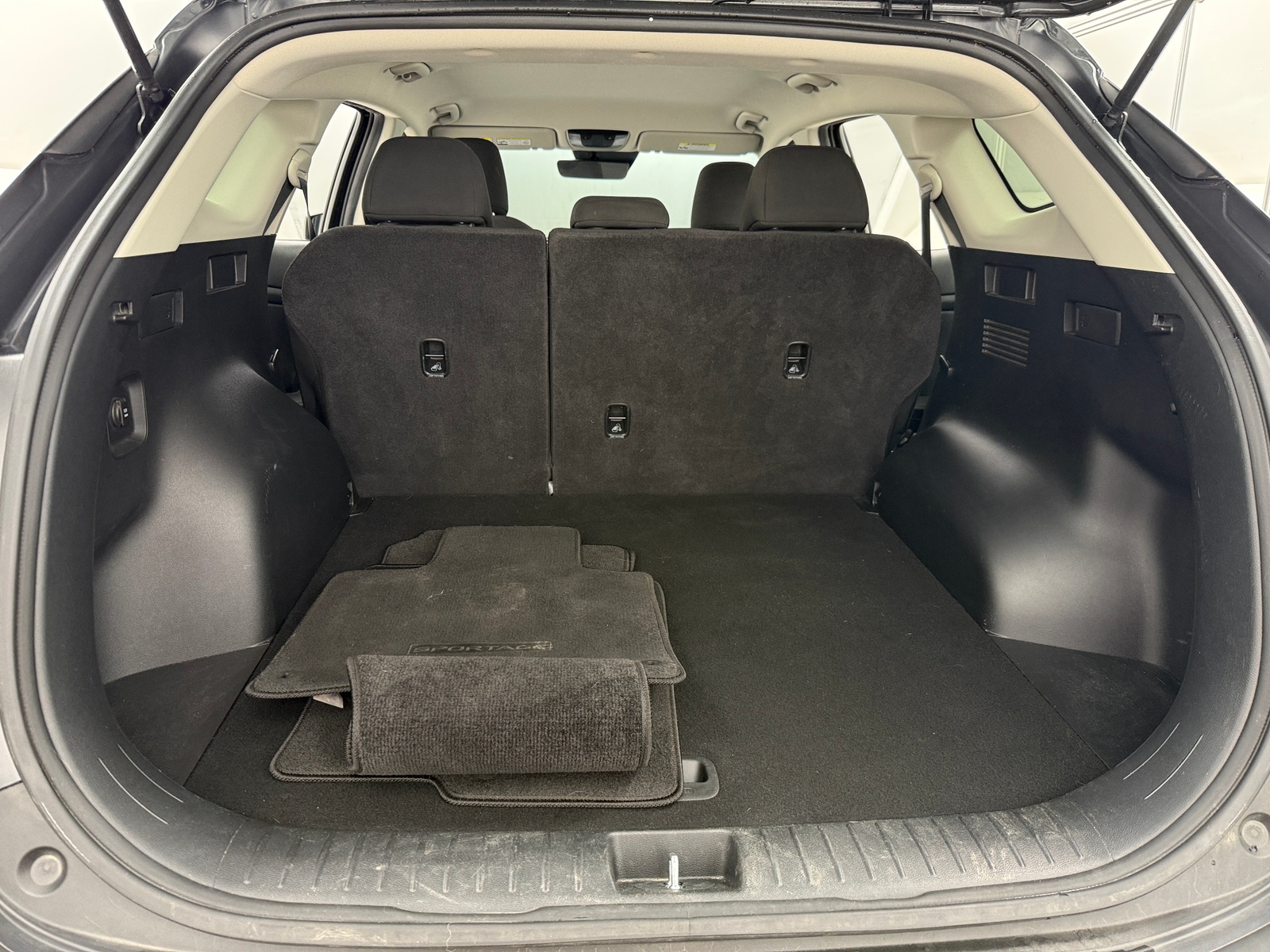 Thumbnail: 2023 Kia Sportage - 7