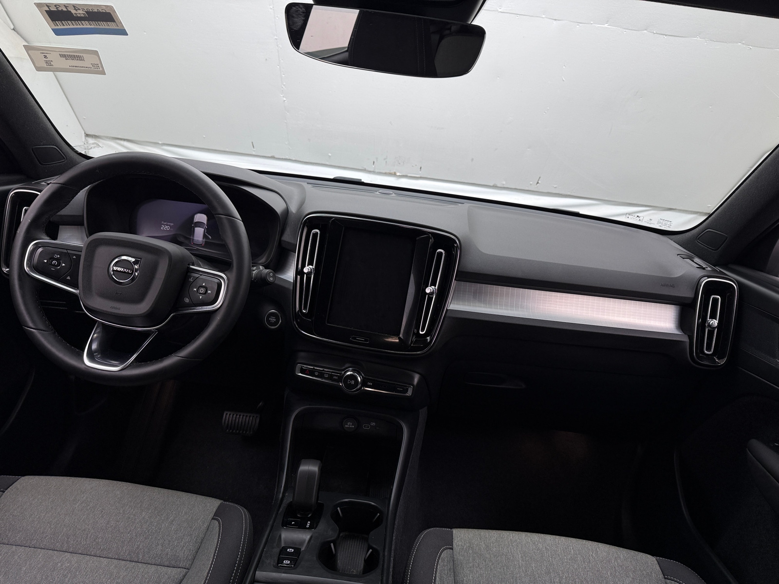 Thumbnail: 2024 Volvo XC40 - 3