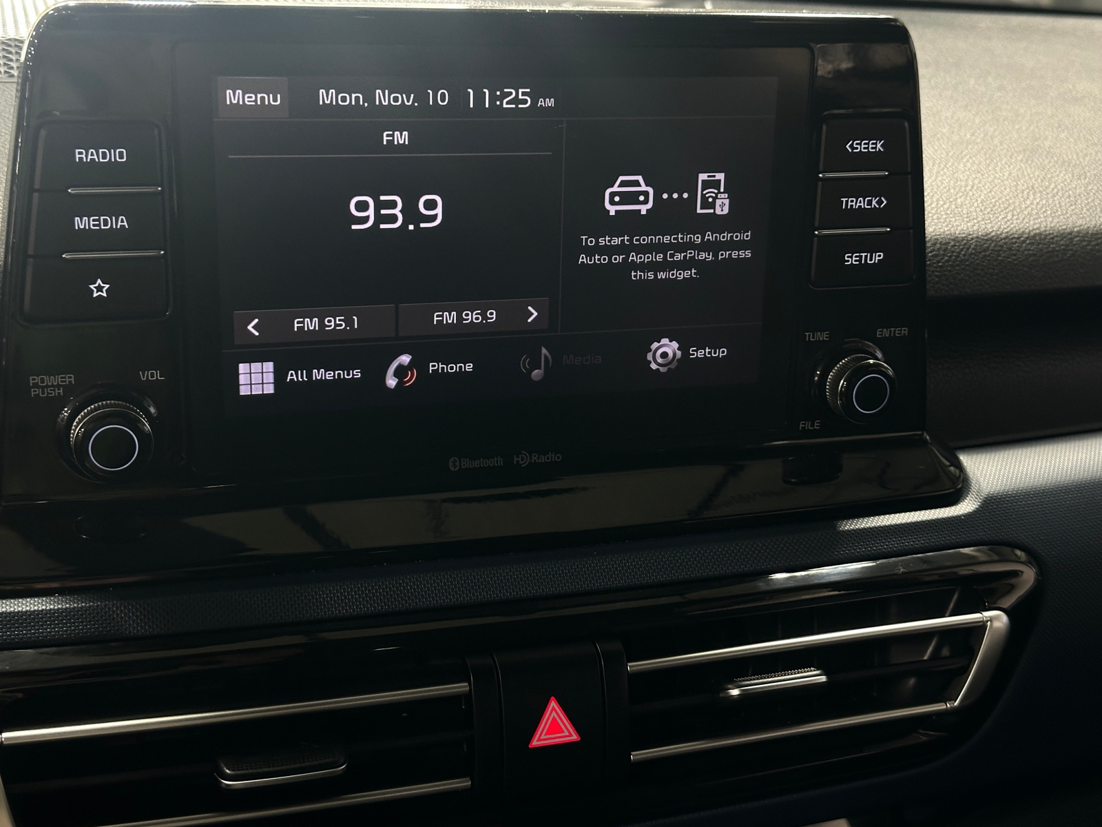 Thumbnail: 2023 Kia Seltos - 4