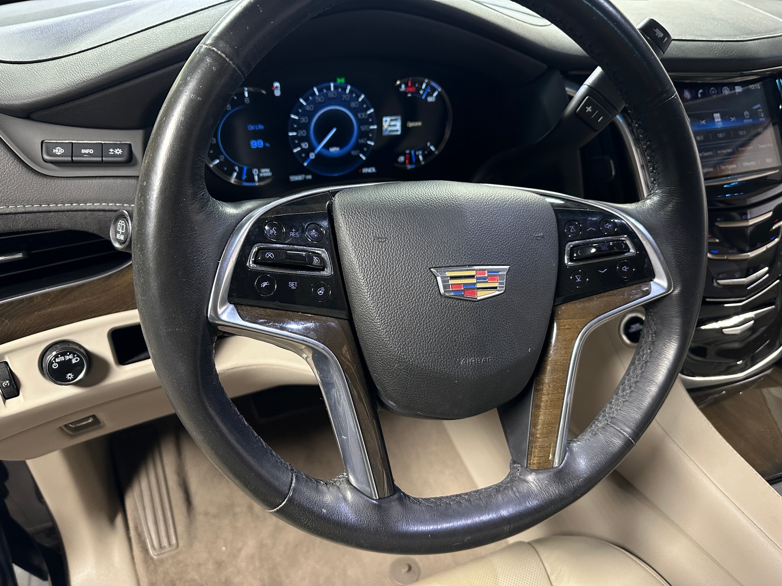 Thumbnail: 2019 Cadillac Escalade - 4