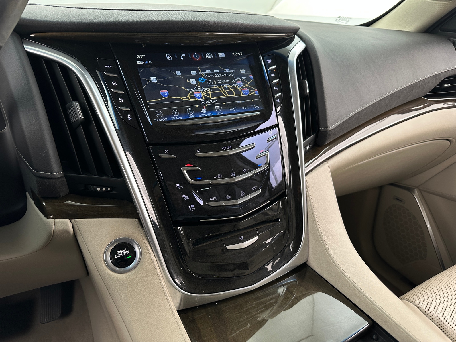 Thumbnail: 2019 Cadillac Escalade - 3