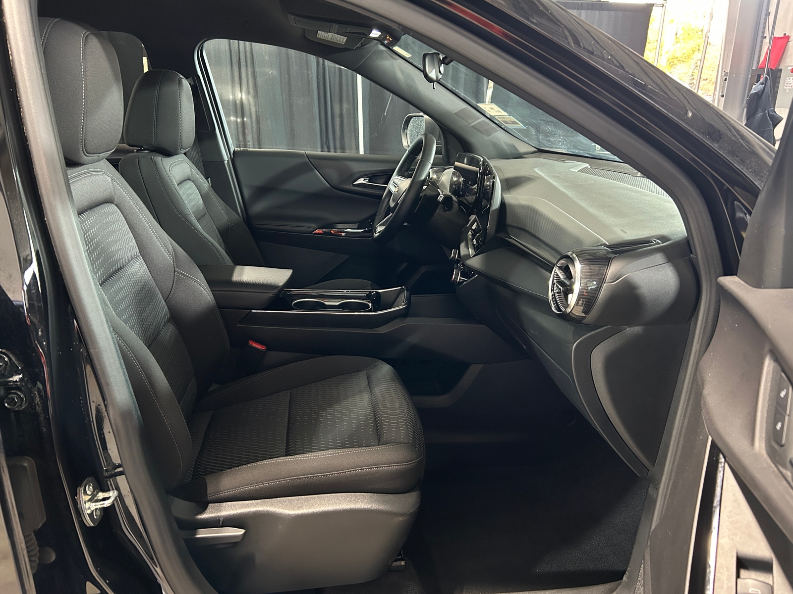 Thumbnail: 2025 Chevrolet Equinox - 2