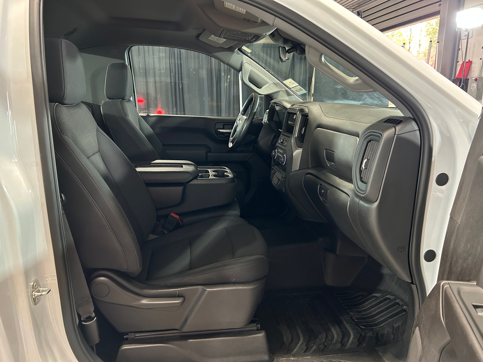 Thumbnail: 2024 Chevrolet Silverado 1500 - 2