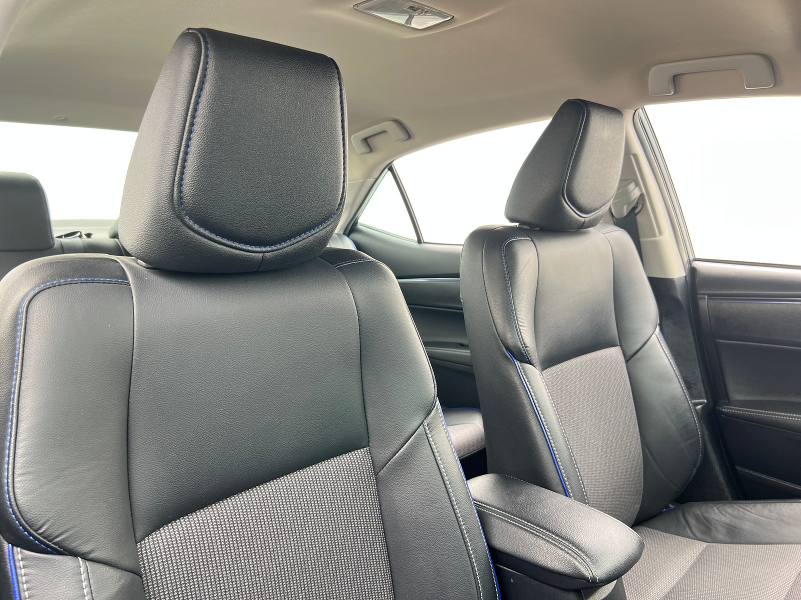 Thumbnail: 2017 Toyota Corolla - 2