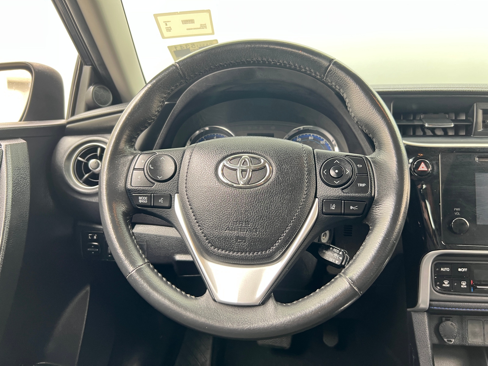 Thumbnail: 2017 Toyota Corolla - 5