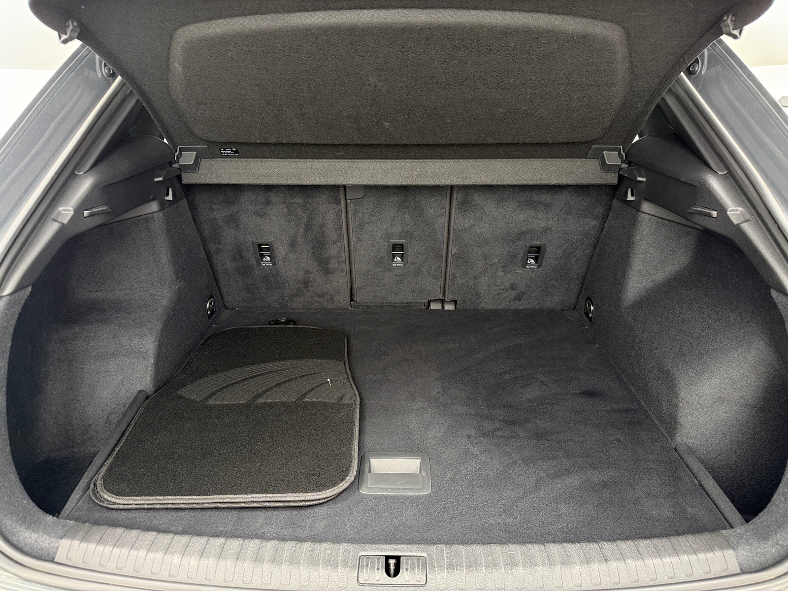 Thumbnail: 2020 Audi Q3 - 6