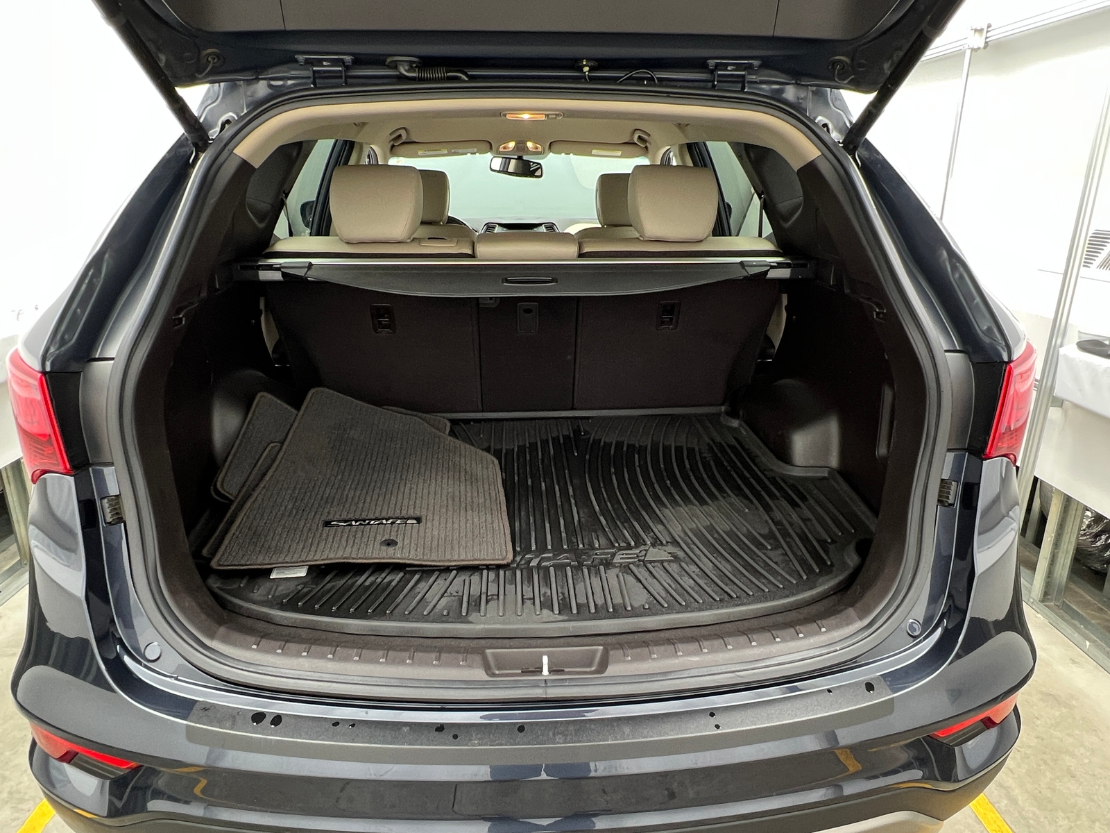 Thumbnail: 2018 Hyundai Santa Fe - 6