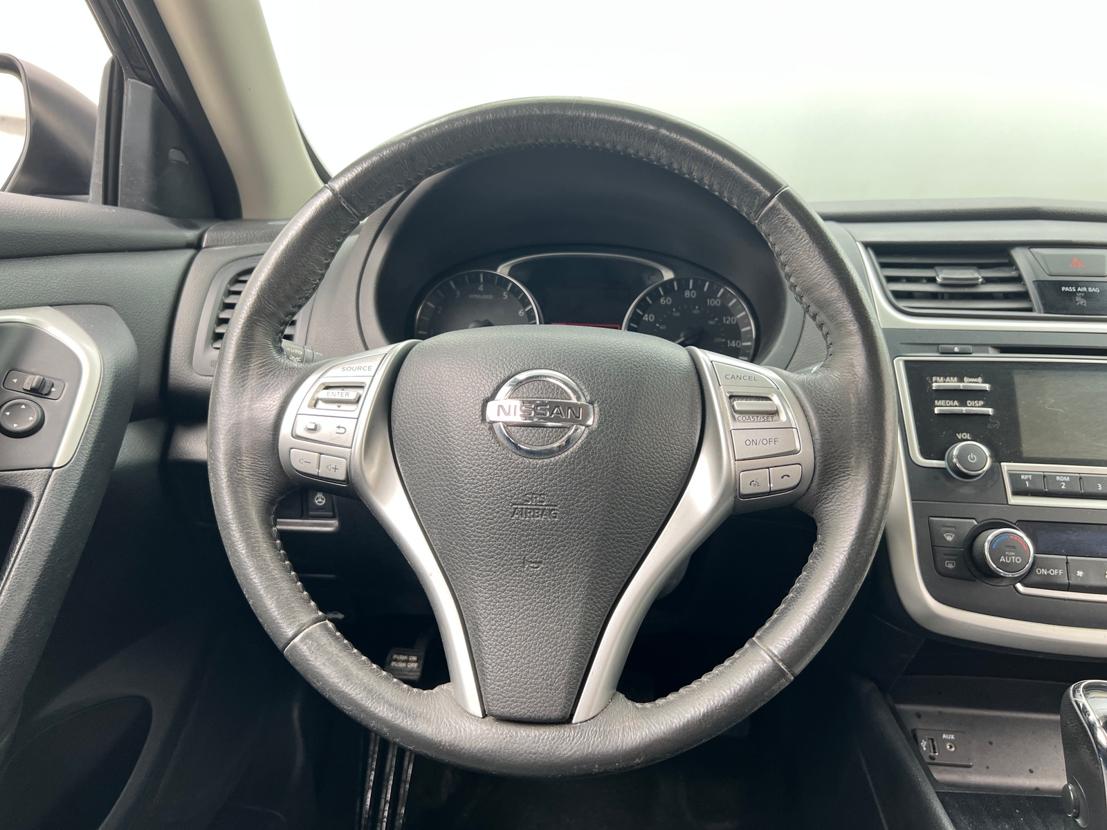 Thumbnail: 2017 Nissan Altima - 4