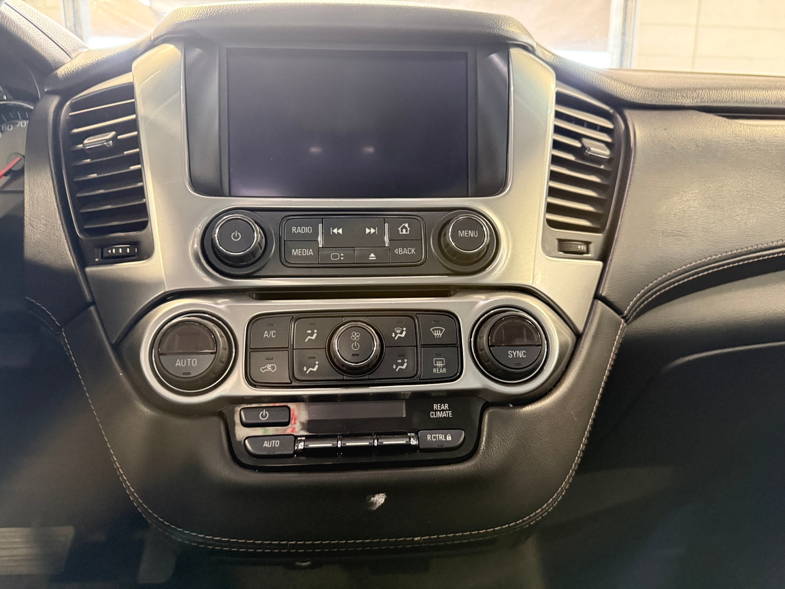 Thumbnail: 2018 Chevrolet Suburban - 4