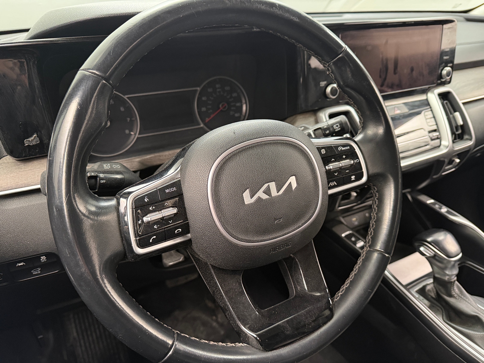 Thumbnail: 2022 Kia Sorento - 4