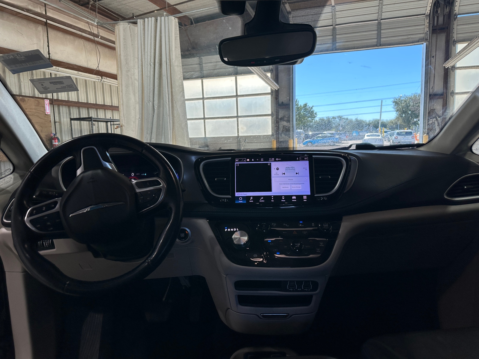 Thumbnail: 2021 Chrysler Pacifica - 2