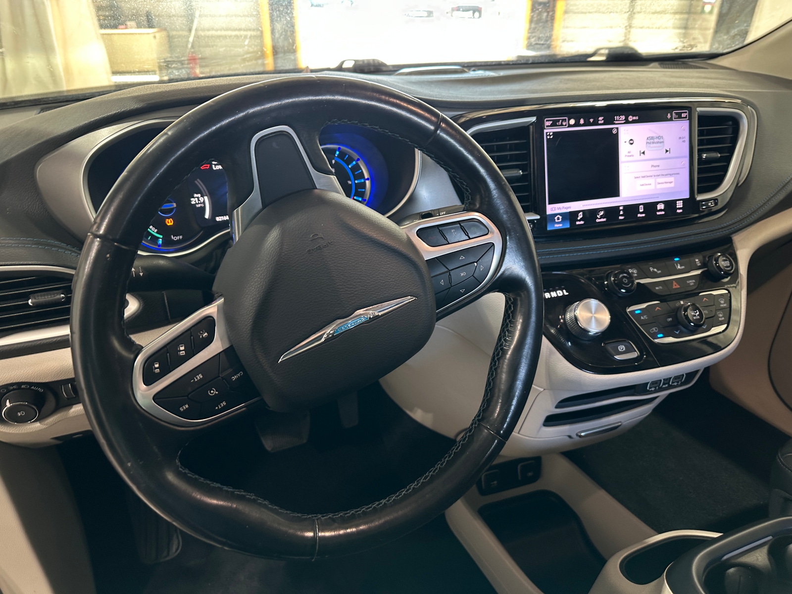 Thumbnail: 2021 Chrysler Pacifica - 4