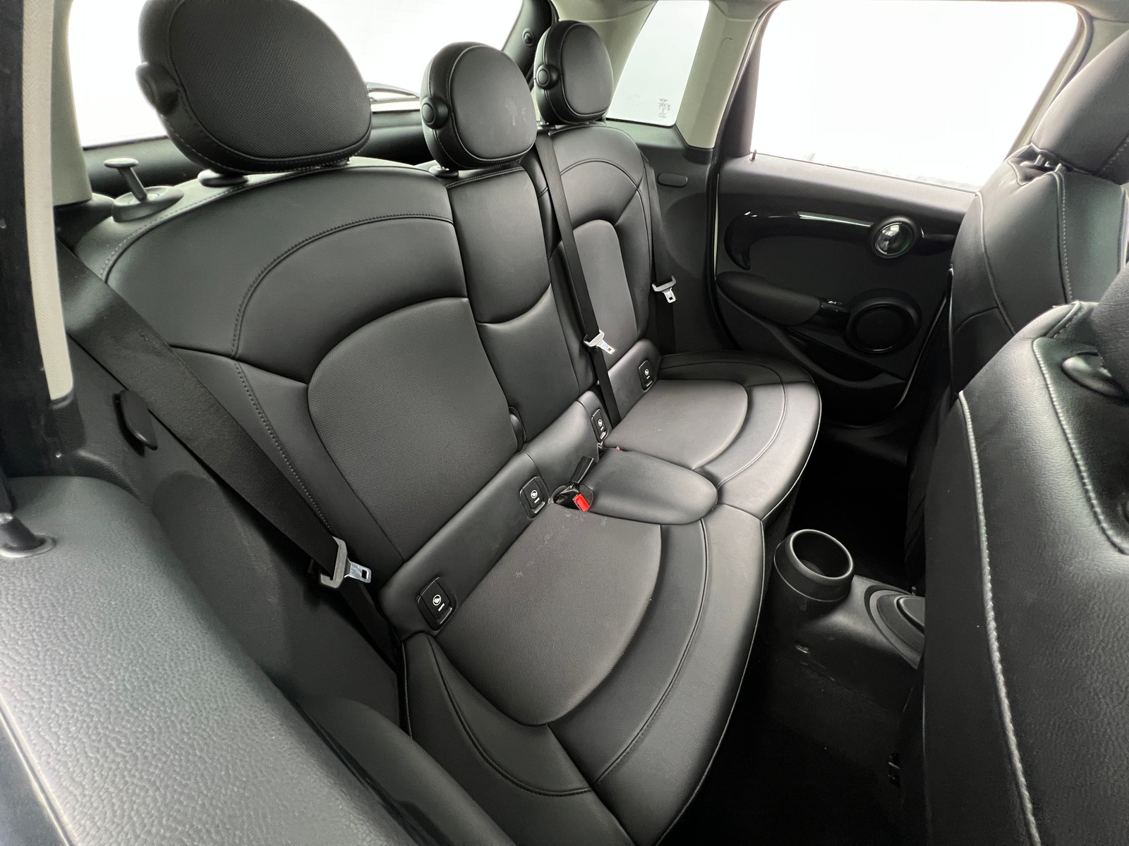 Thumbnail: 2016 MINI Cooper Hardtop - 5