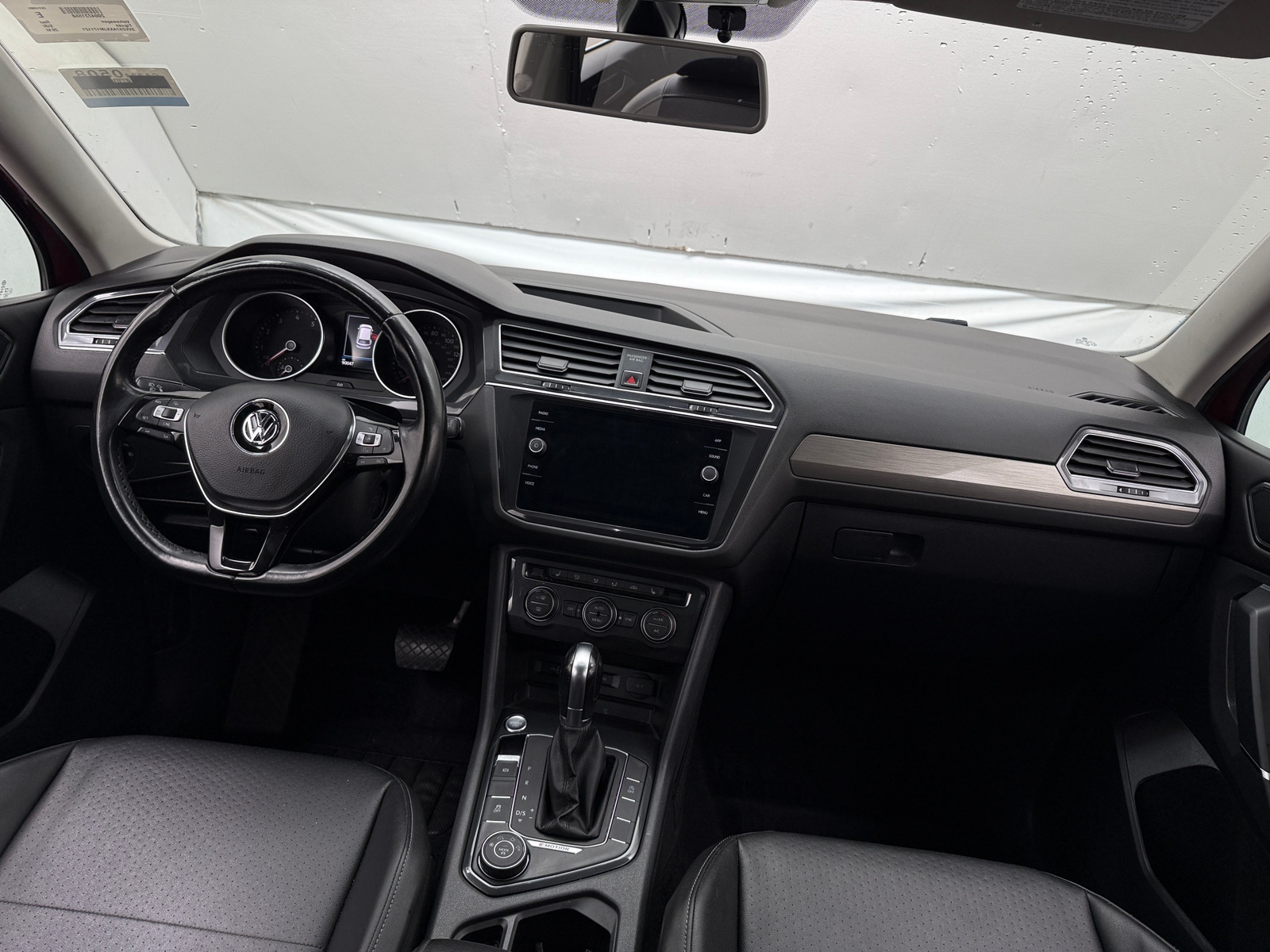 Thumbnail: 2018 Volkswagen Tiguan - 2