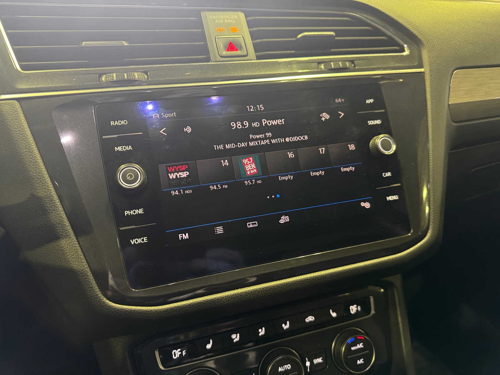 Thumbnail: 2018 Volkswagen Tiguan - 3