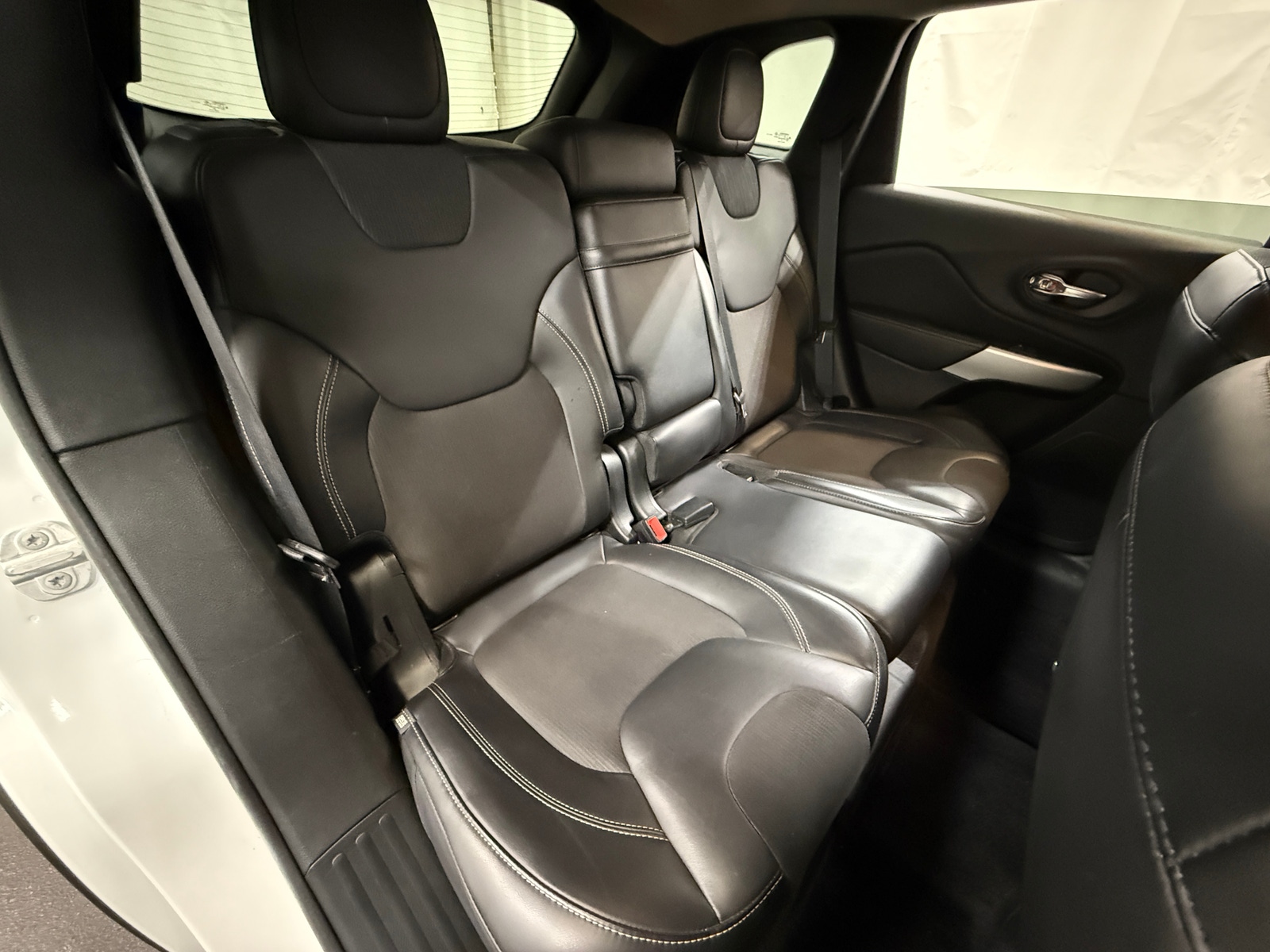 Thumbnail: 2018 Jeep Cherokee - 5