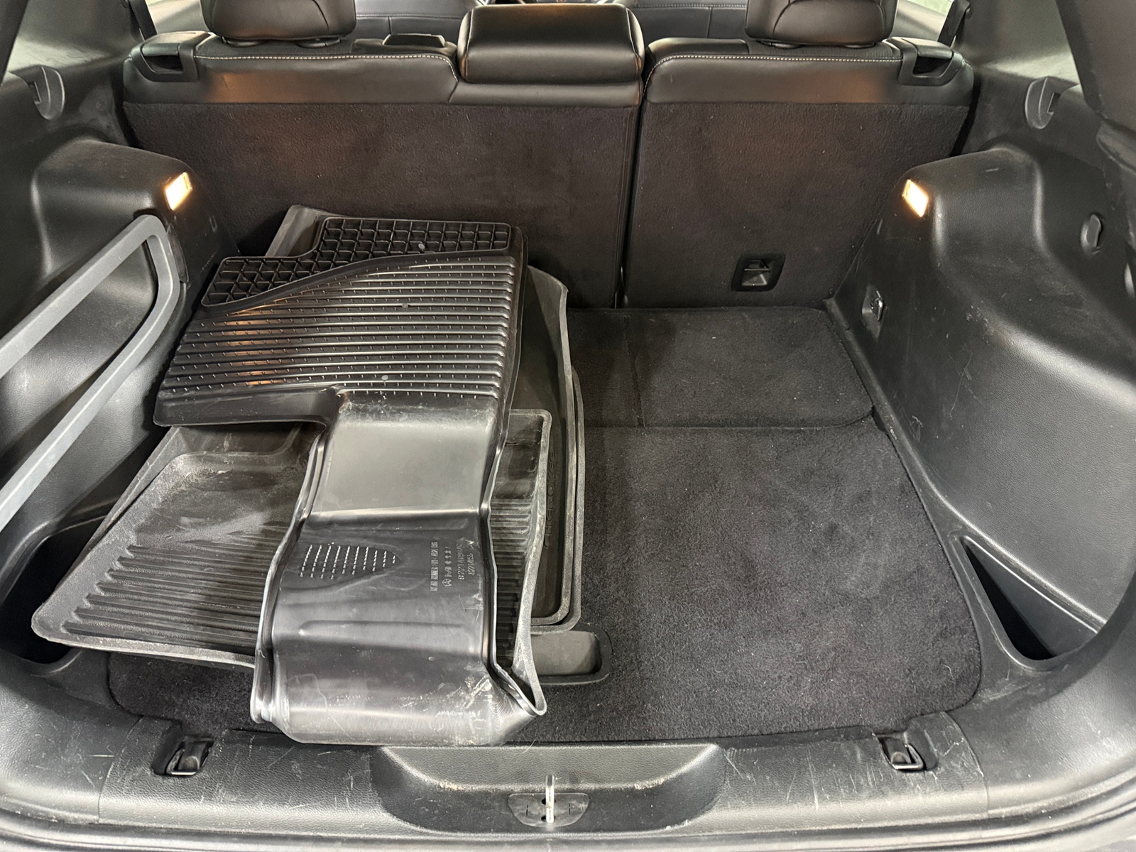 Thumbnail: 2018 Jeep Cherokee - 6