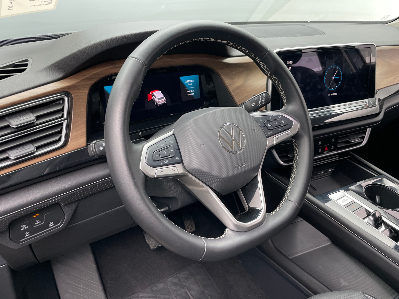 Thumbnail: 2025 Volkswagen Atlas - 4