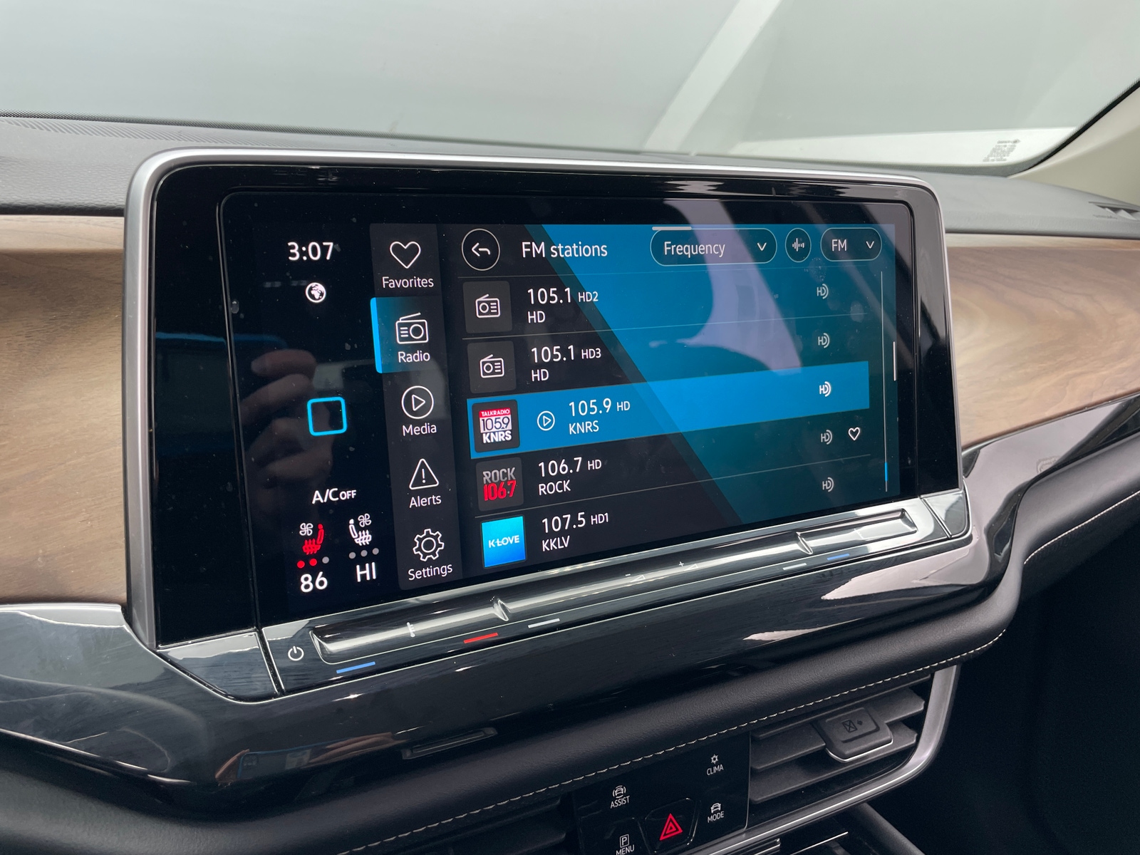 Thumbnail: 2025 Volkswagen Atlas - 3