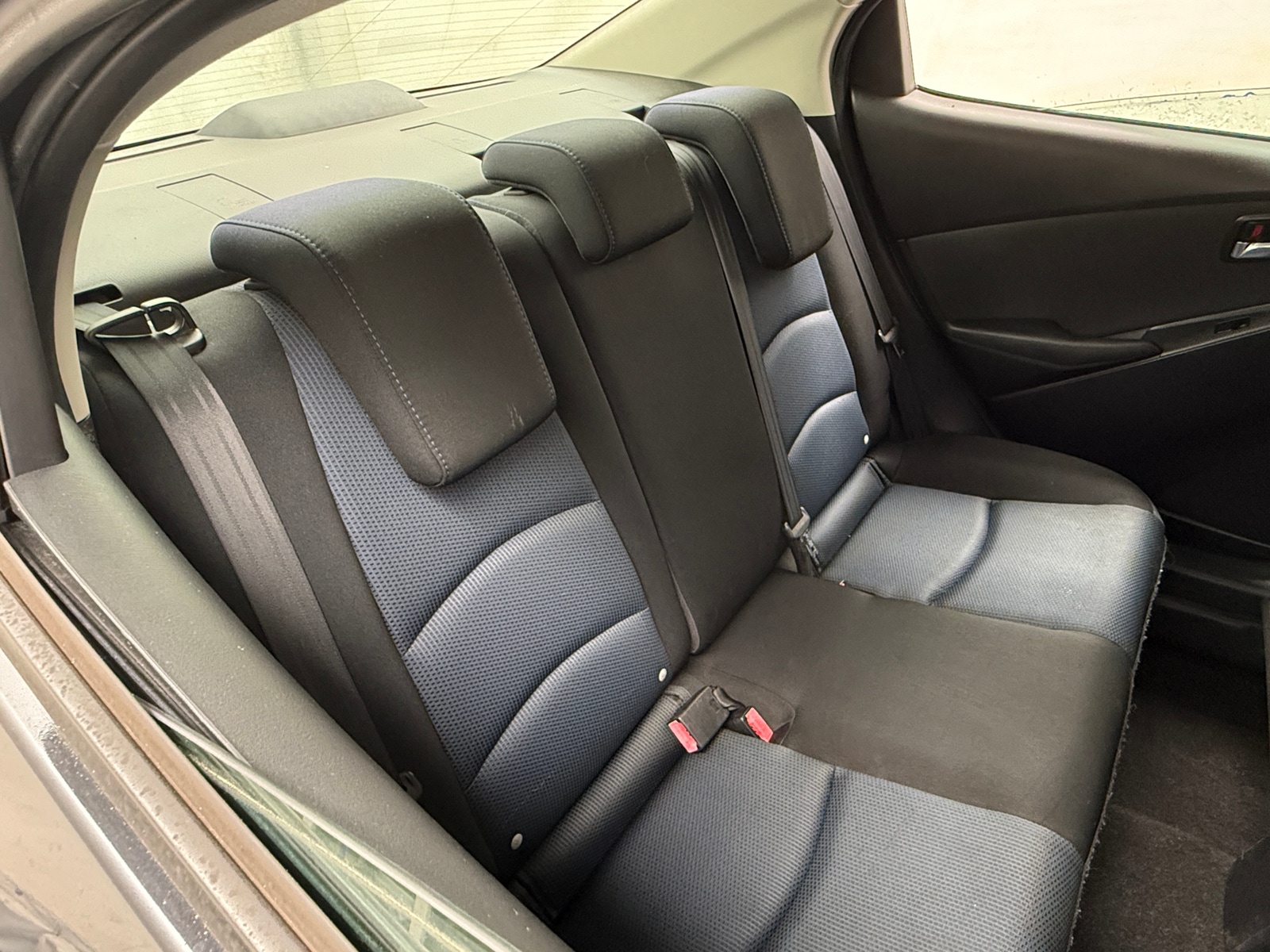 Thumbnail: 2017 Toyota Yaris iA - 6