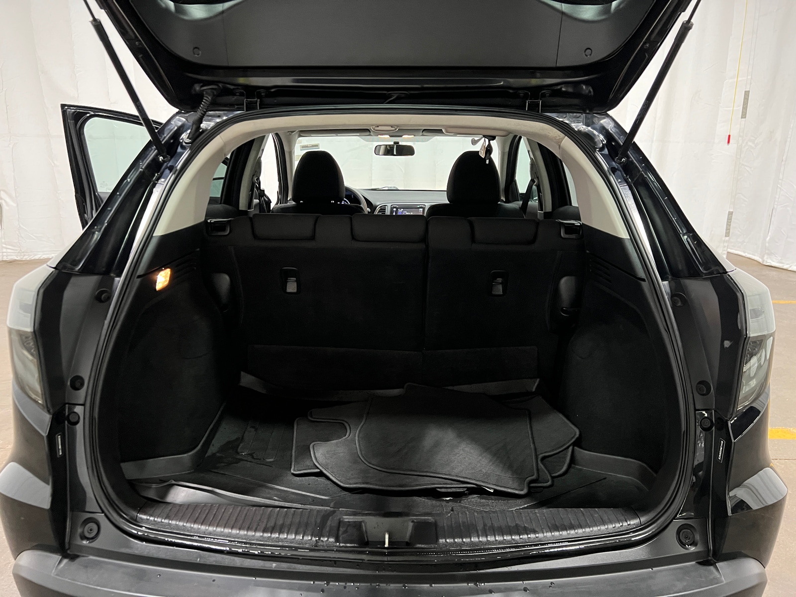 Thumbnail: 2017 Honda HR-V - 7