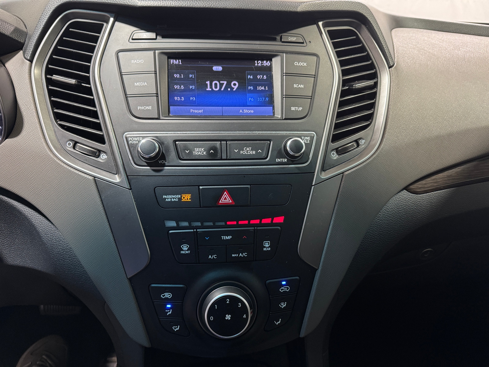 Thumbnail: 2017 Hyundai Santa Fe - 4