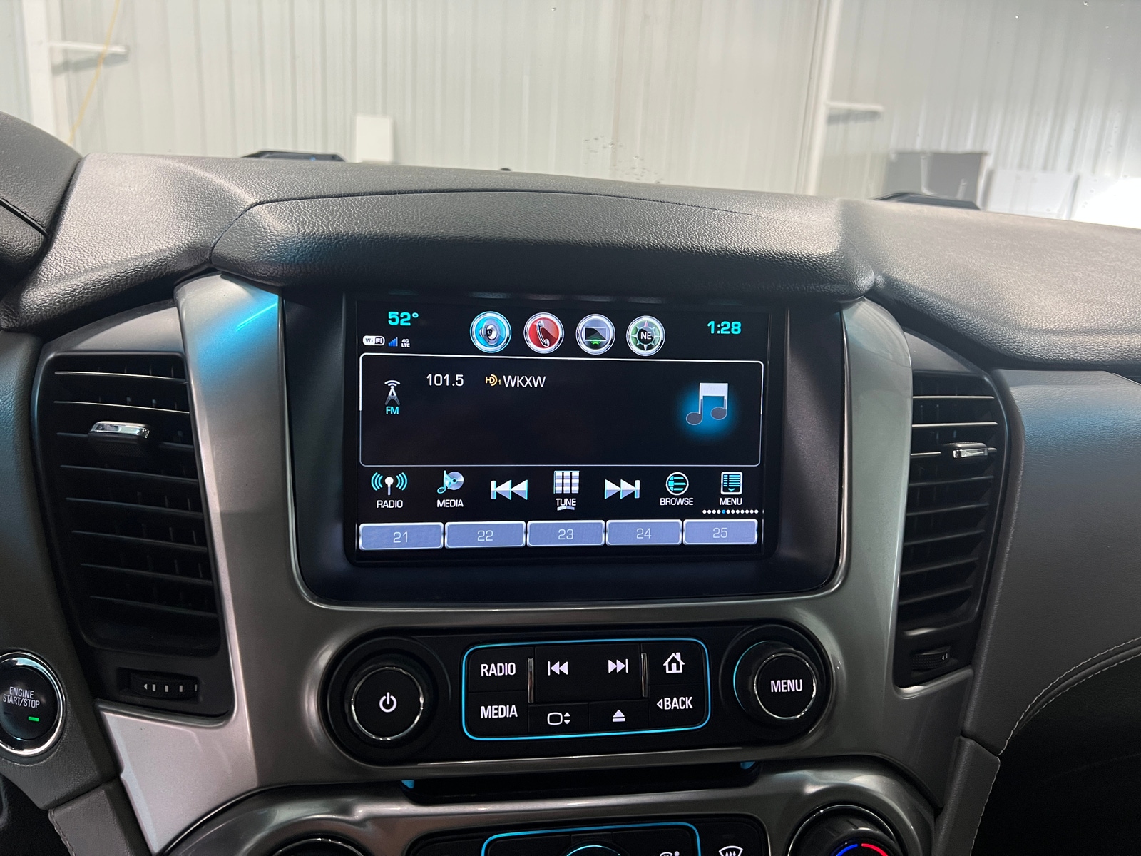 Thumbnail: 2020 Chevrolet Tahoe - 3