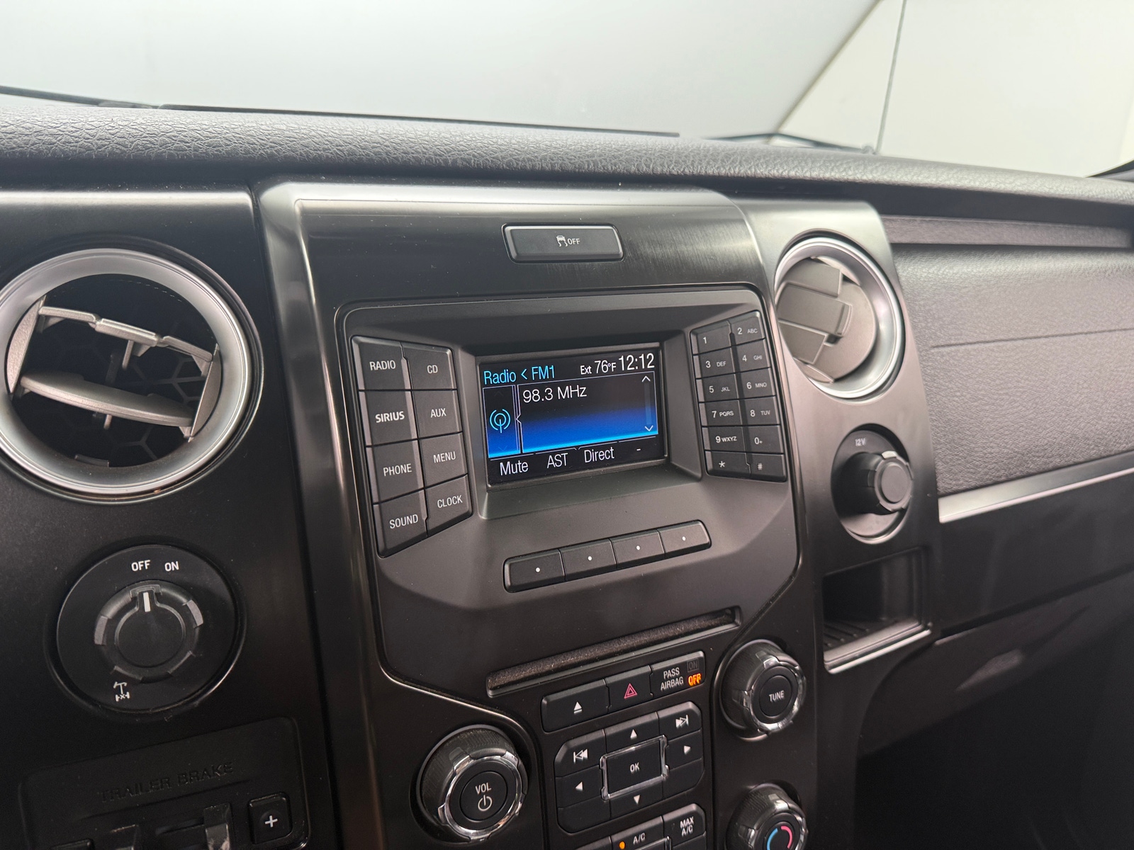 Thumbnail: 2013 Ford Econoline - 3