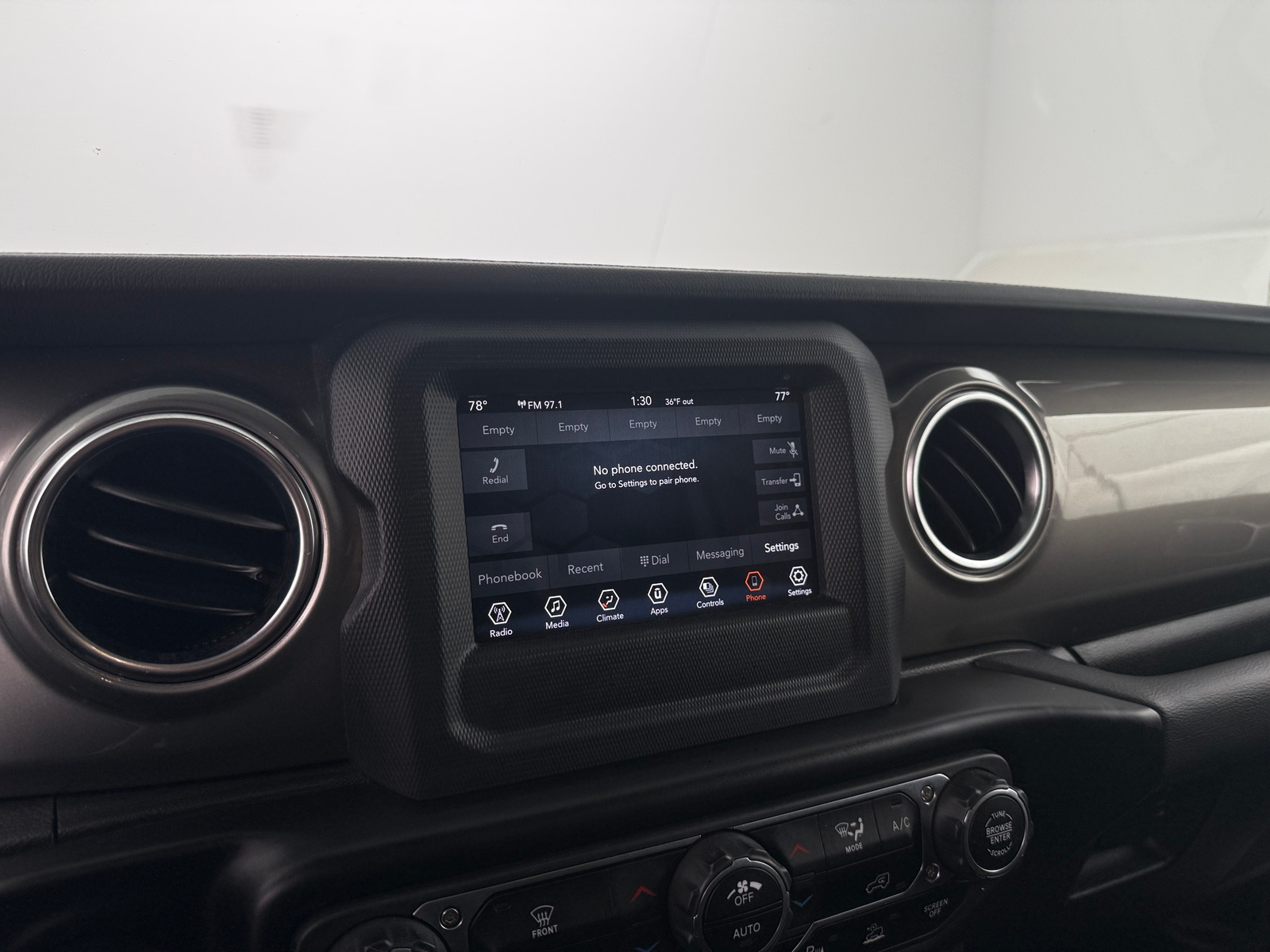 Thumbnail: 2021 Jeep Gladiator - 4