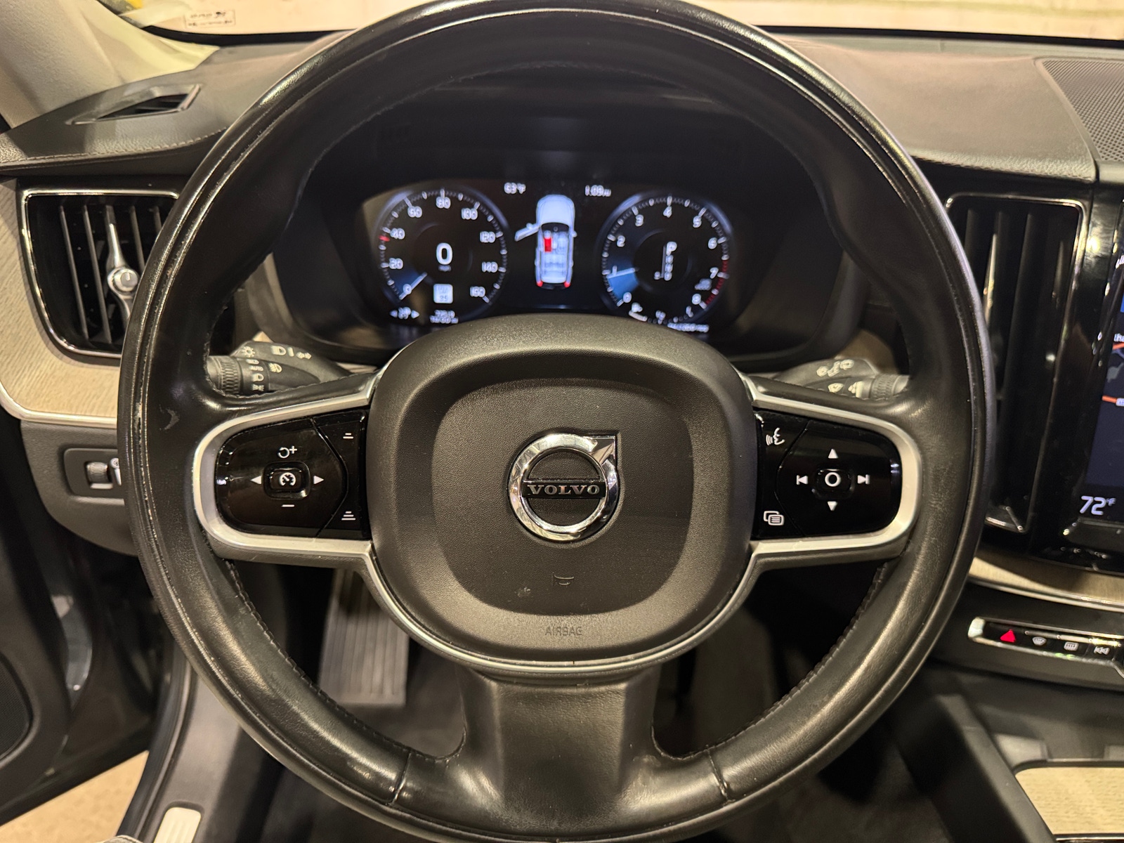 Thumbnail: 2020 Volvo XC60 - 4