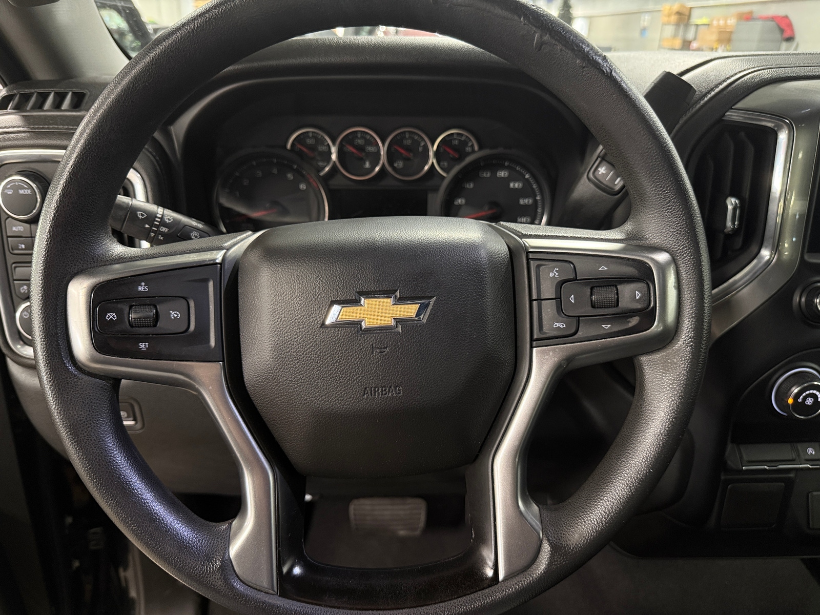 Thumbnail: 2020 Chevrolet Silverado 1500 - 5