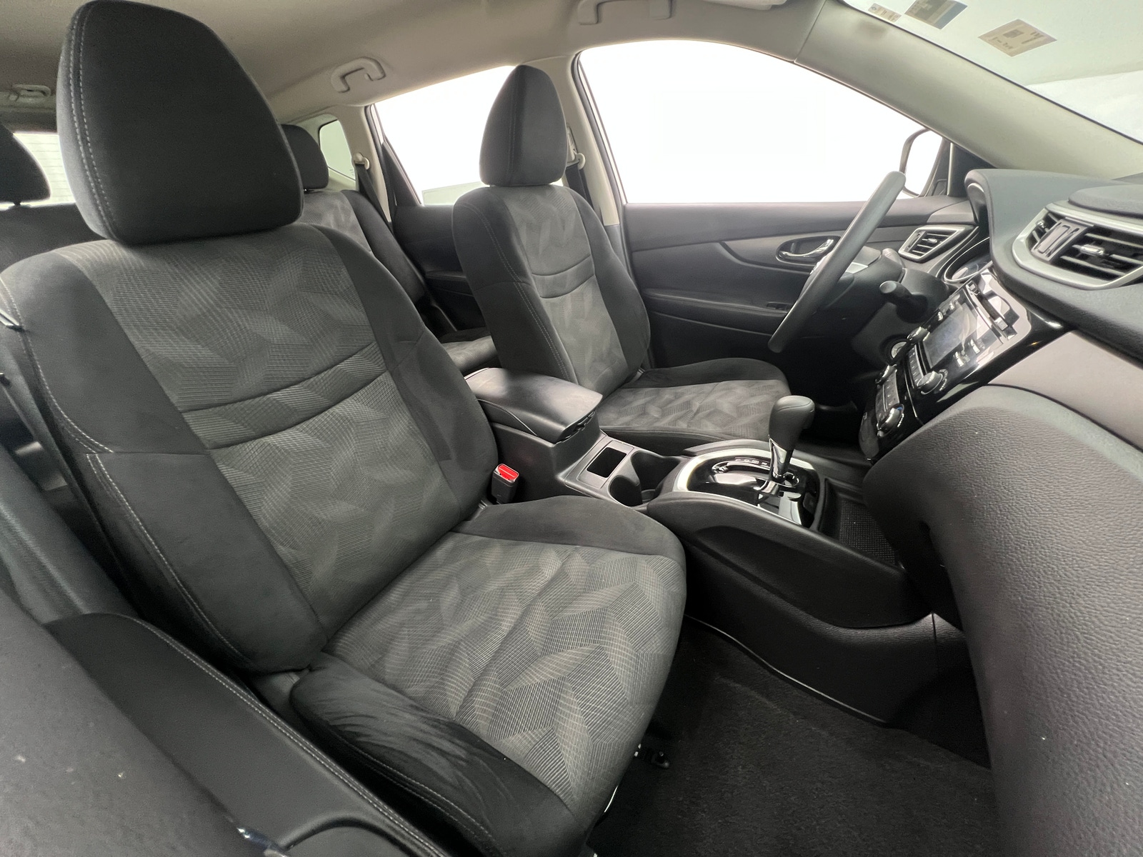 Thumbnail: 2016 Nissan Rogue - 2