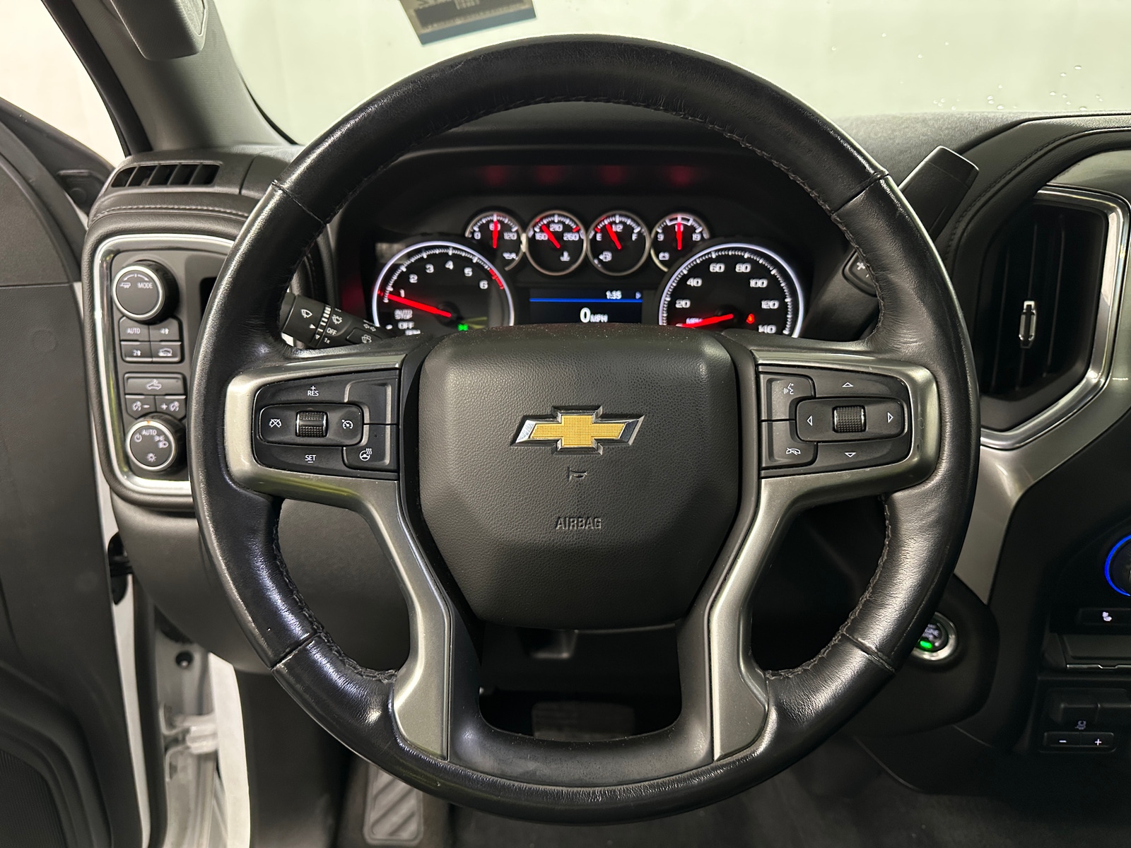 Thumbnail: 2020 Chevrolet Silverado 1500 - 5