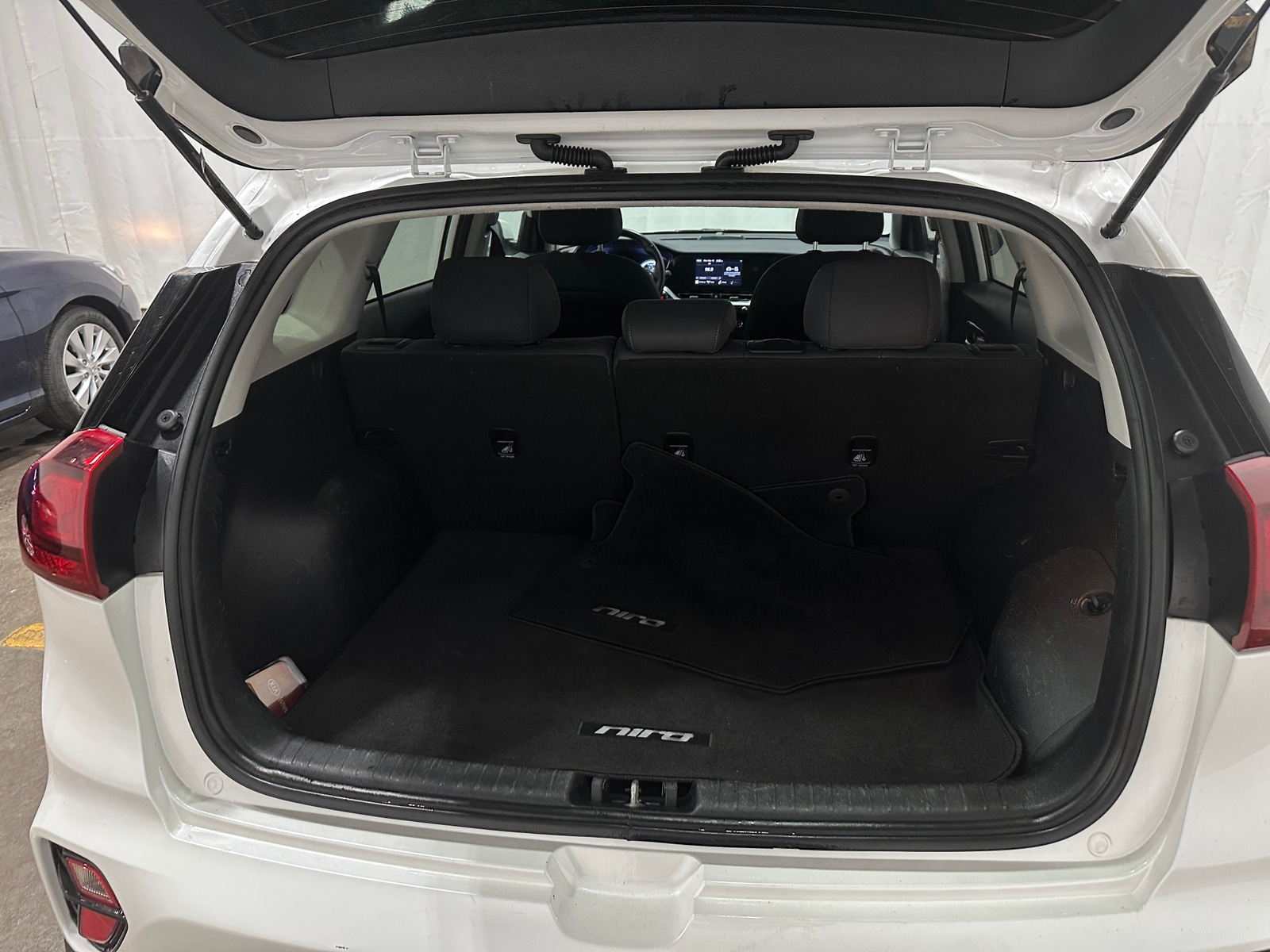 Thumbnail: 2022 Kia Niro - 7