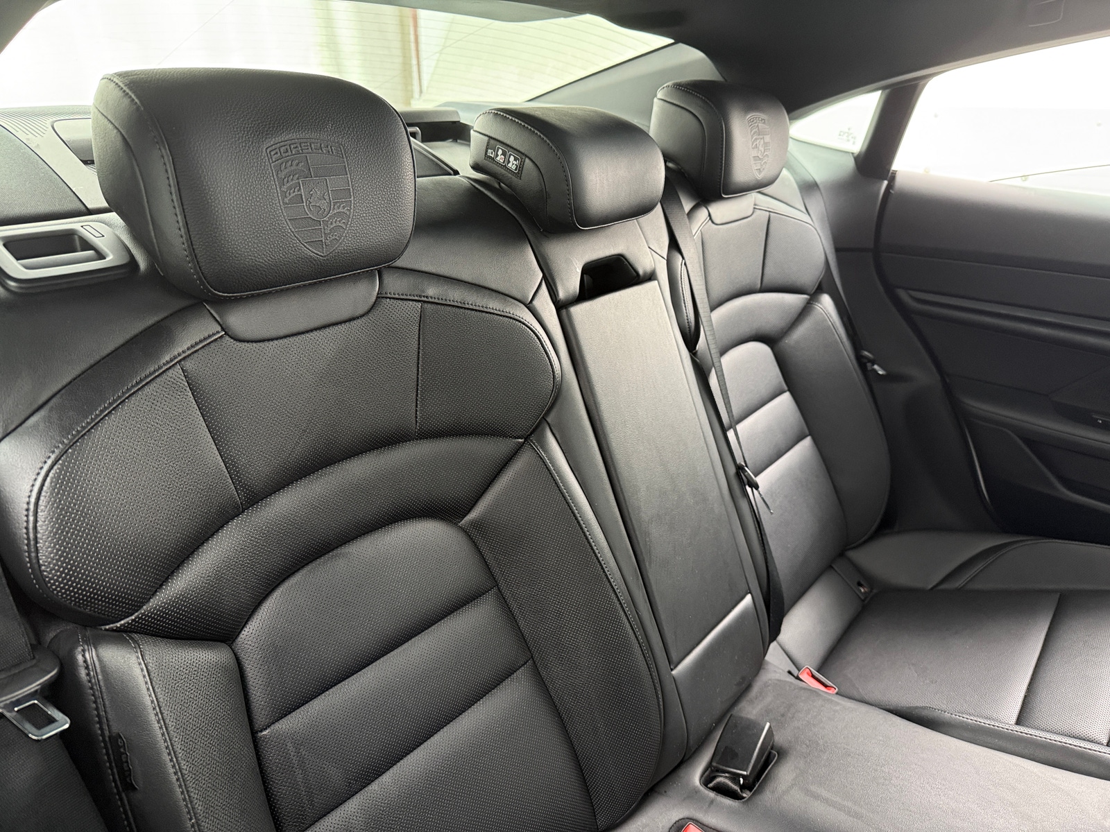 Thumbnail: 2023 Porsche Taycan - 5