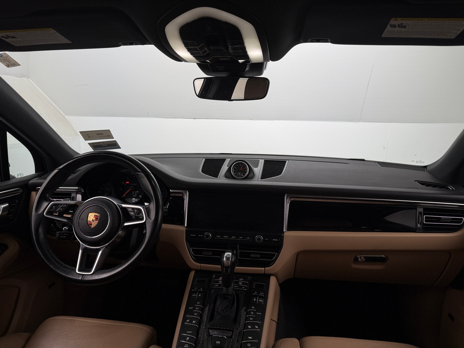 Thumbnail: 2020 Porsche Macan - 2