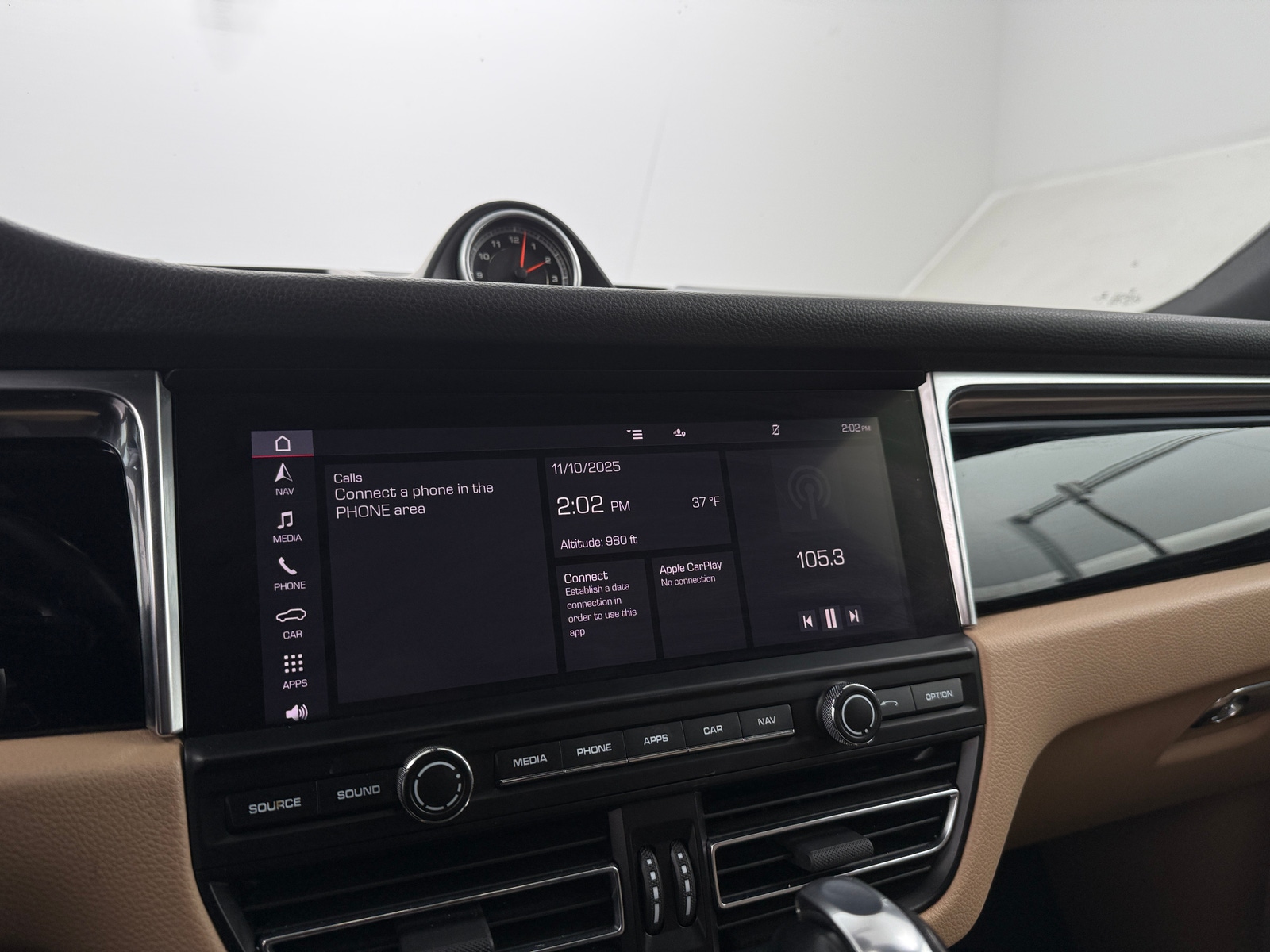 Thumbnail: 2020 Porsche Macan - 3