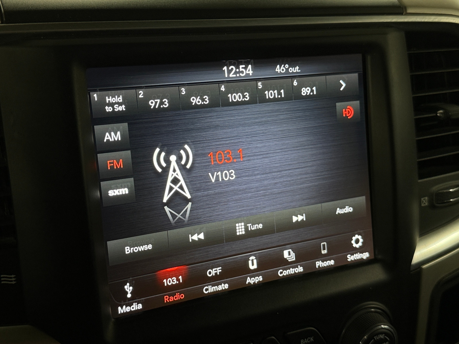 Thumbnail: 2019 RAM 1500 Classic - 4