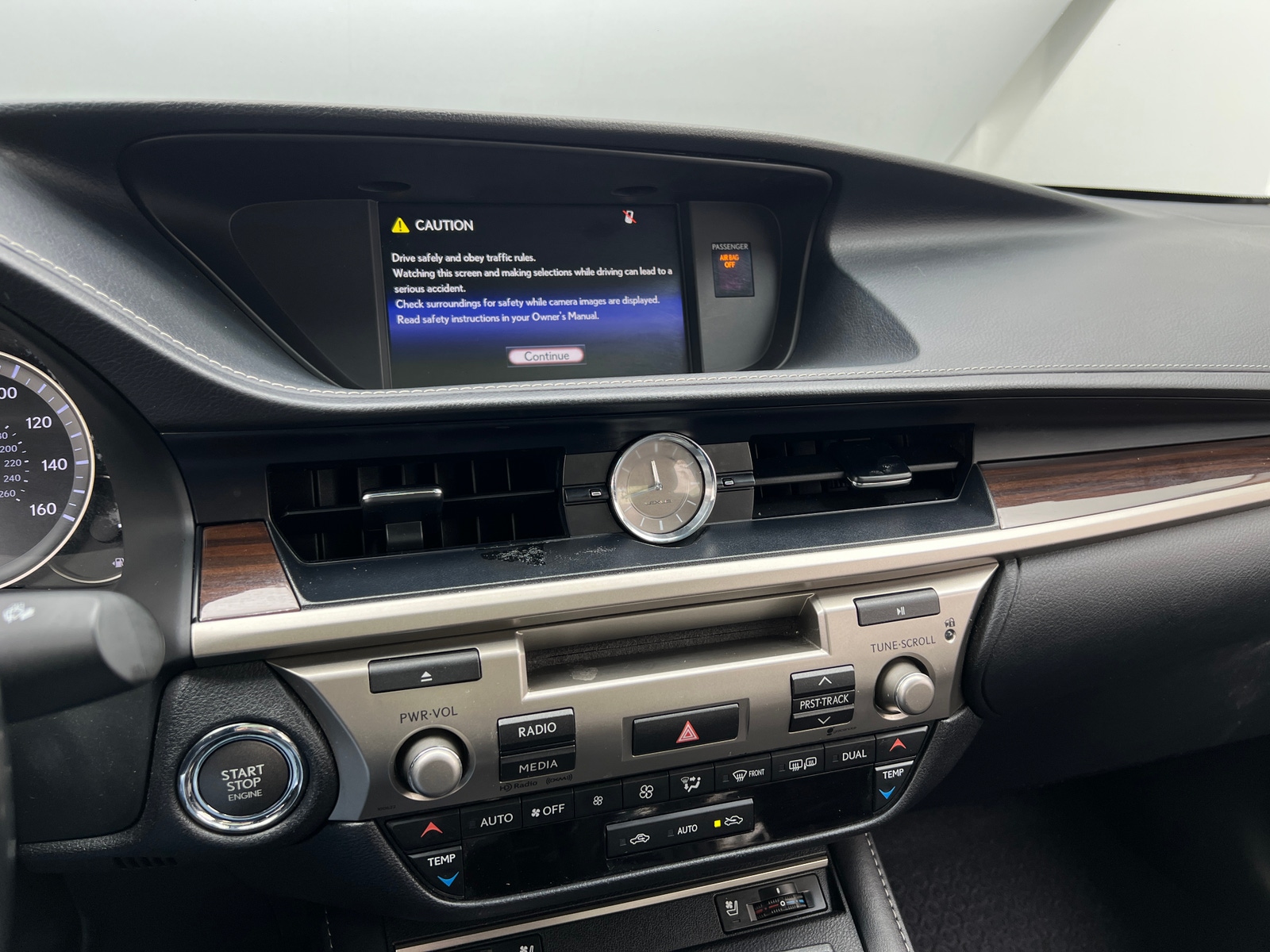 Thumbnail: 2016 Lexus ES - 3