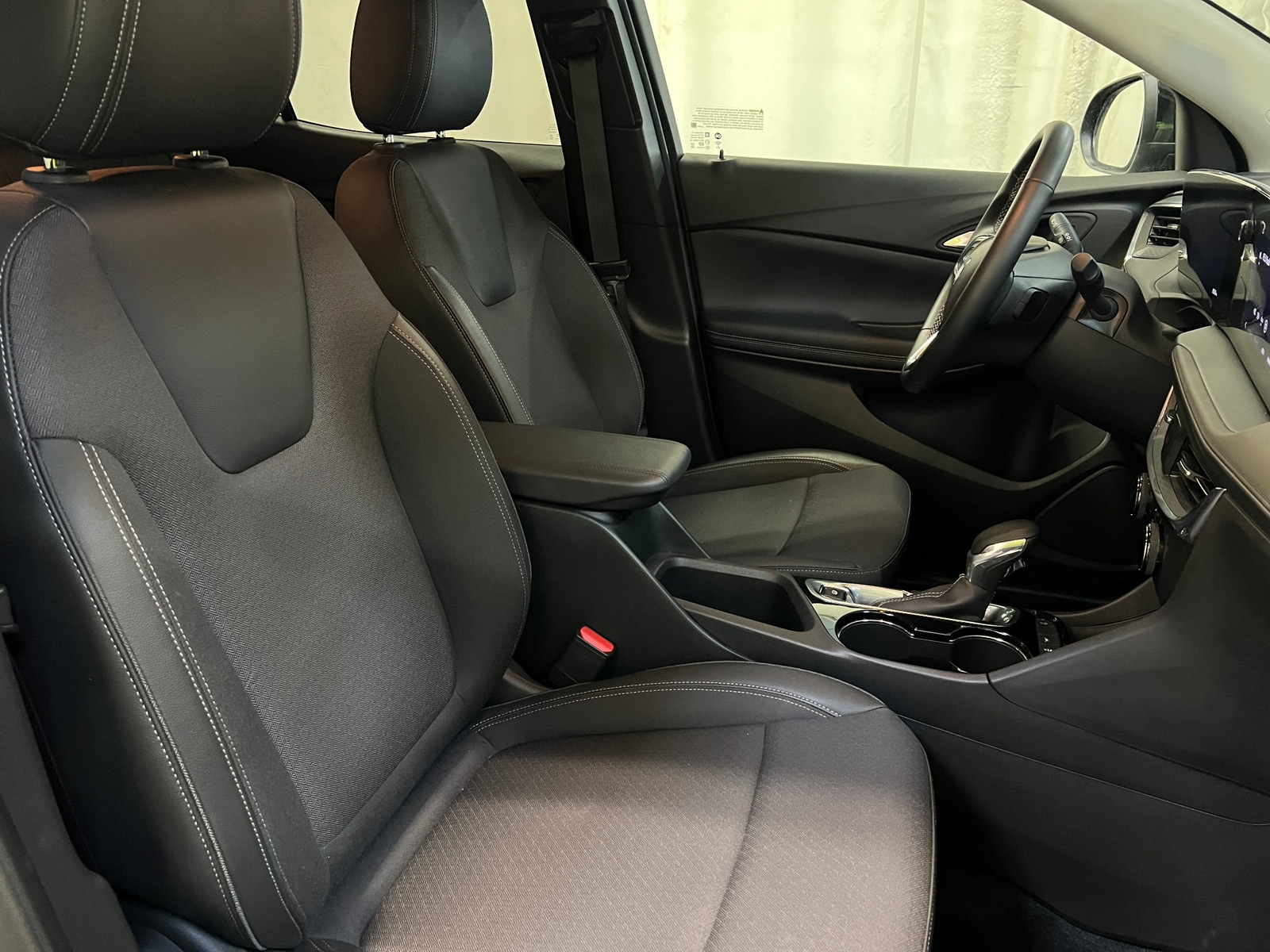 Thumbnail: 2025 Buick Encore GX - 2