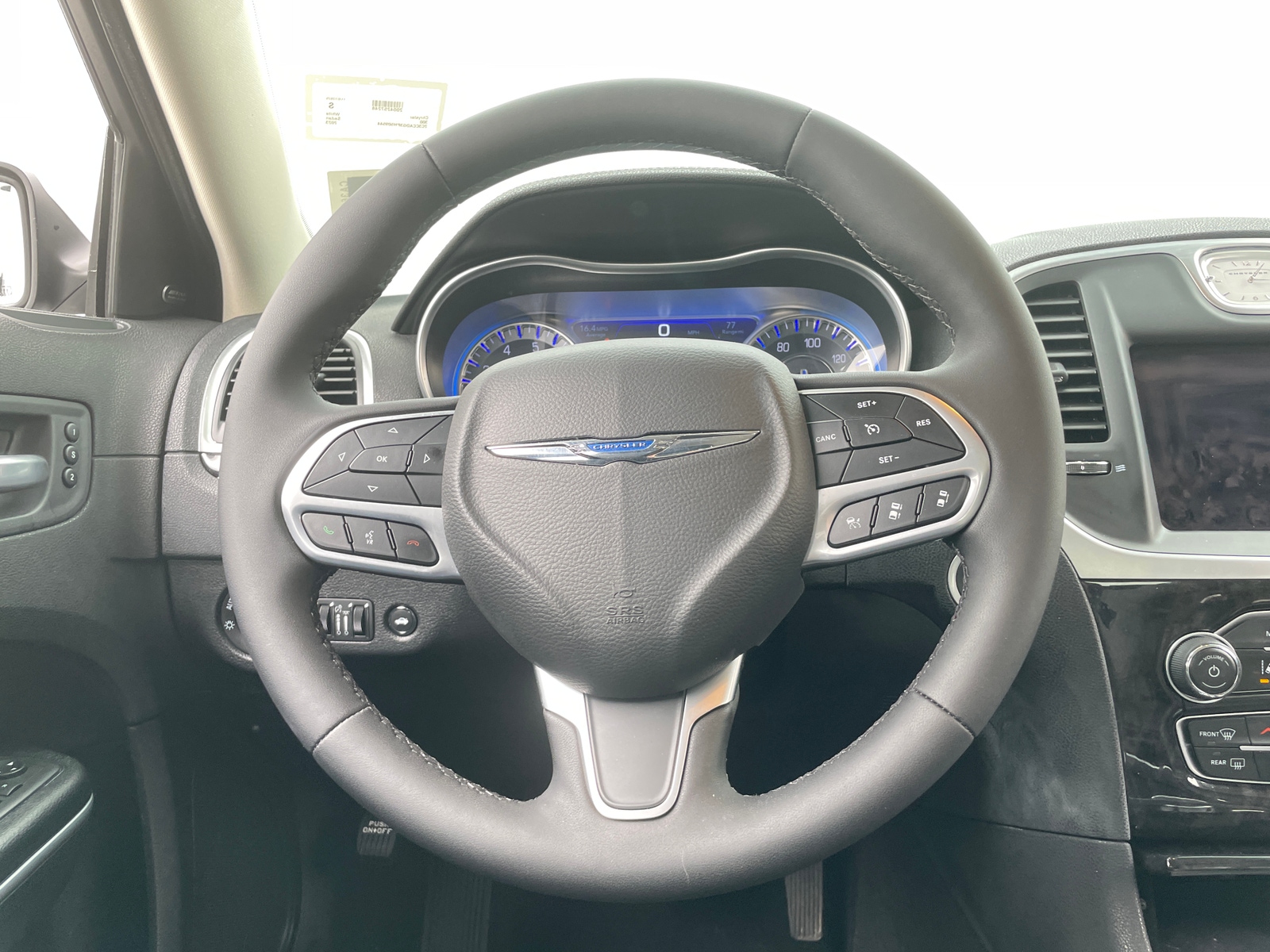 Thumbnail: 2023 Chrysler 300 - 4