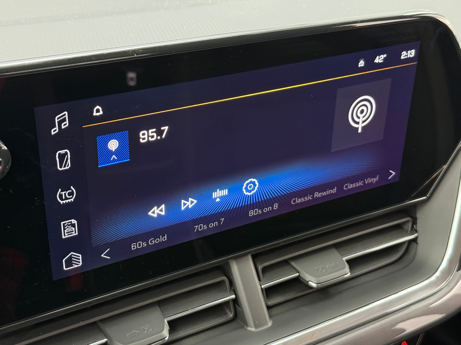 Thumbnail: 2025 Chevrolet Trax - 3