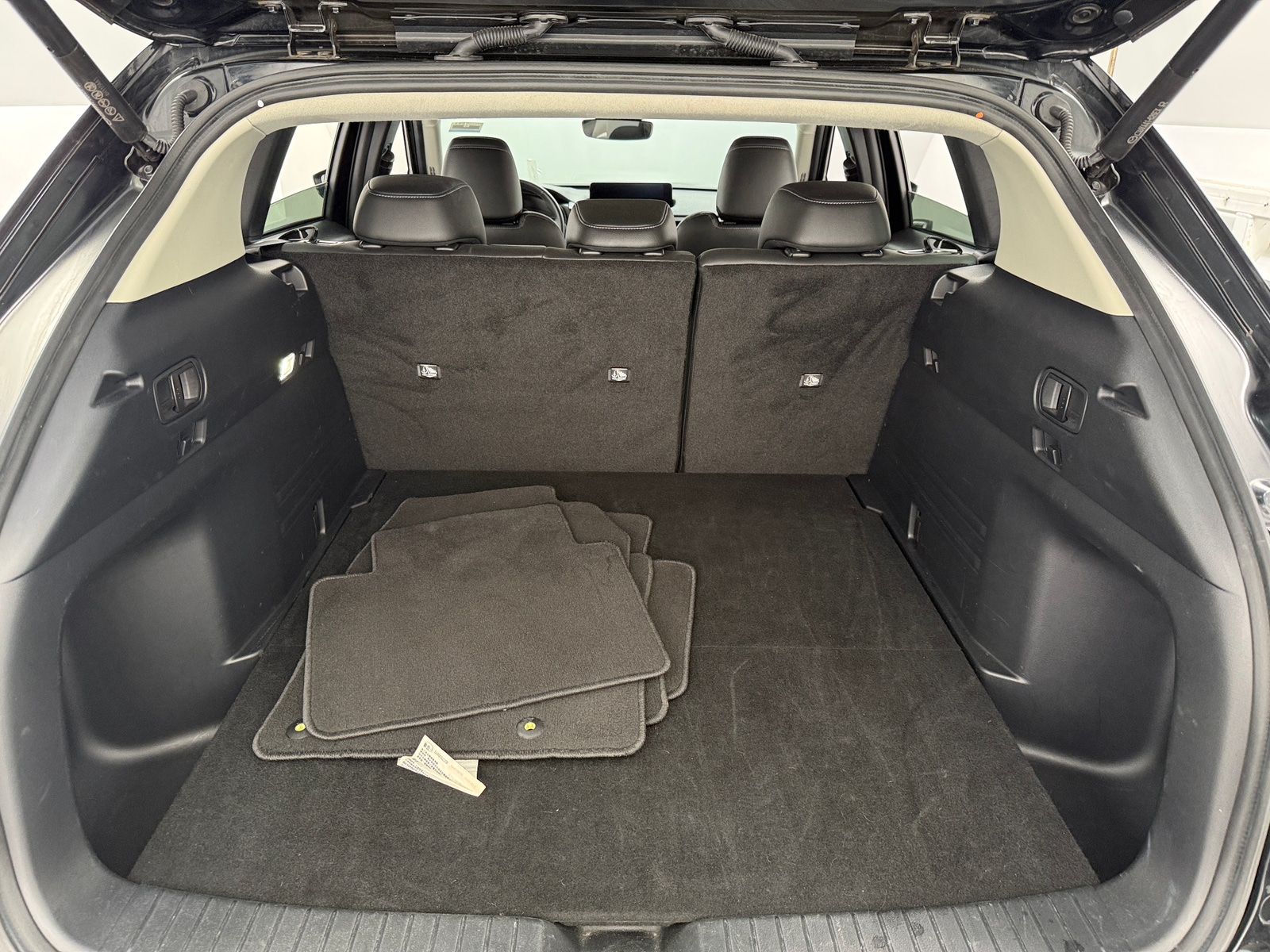 Thumbnail: 2025 Mazda CX-50 - 6