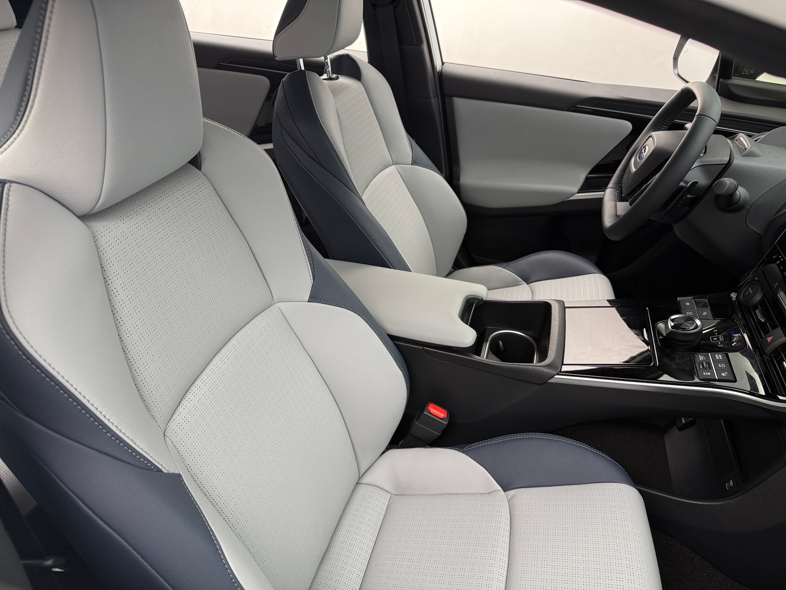 Thumbnail: 2024 Subaru Solterra - 2