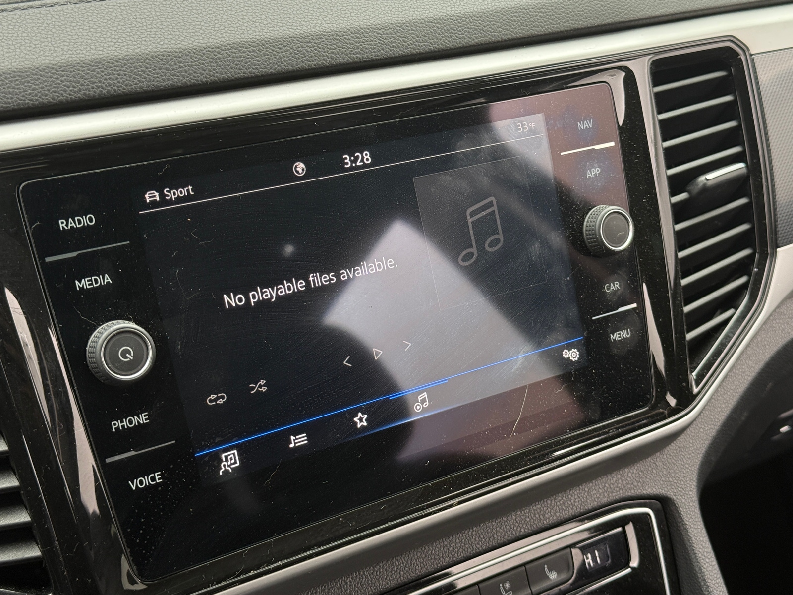 Thumbnail: 2023 Volkswagen Atlas - 3