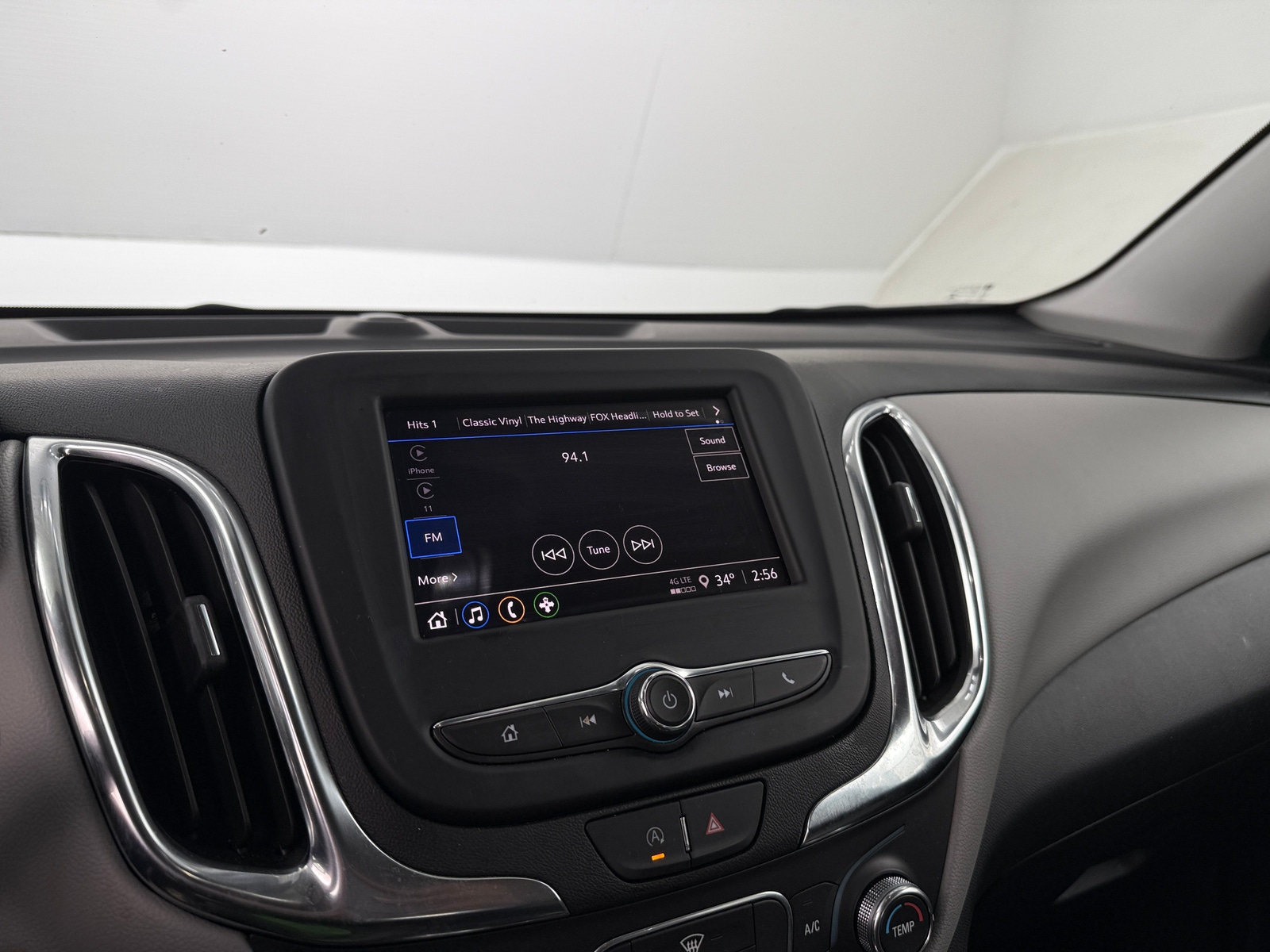 Thumbnail: 2022 Chevrolet Equinox - 4