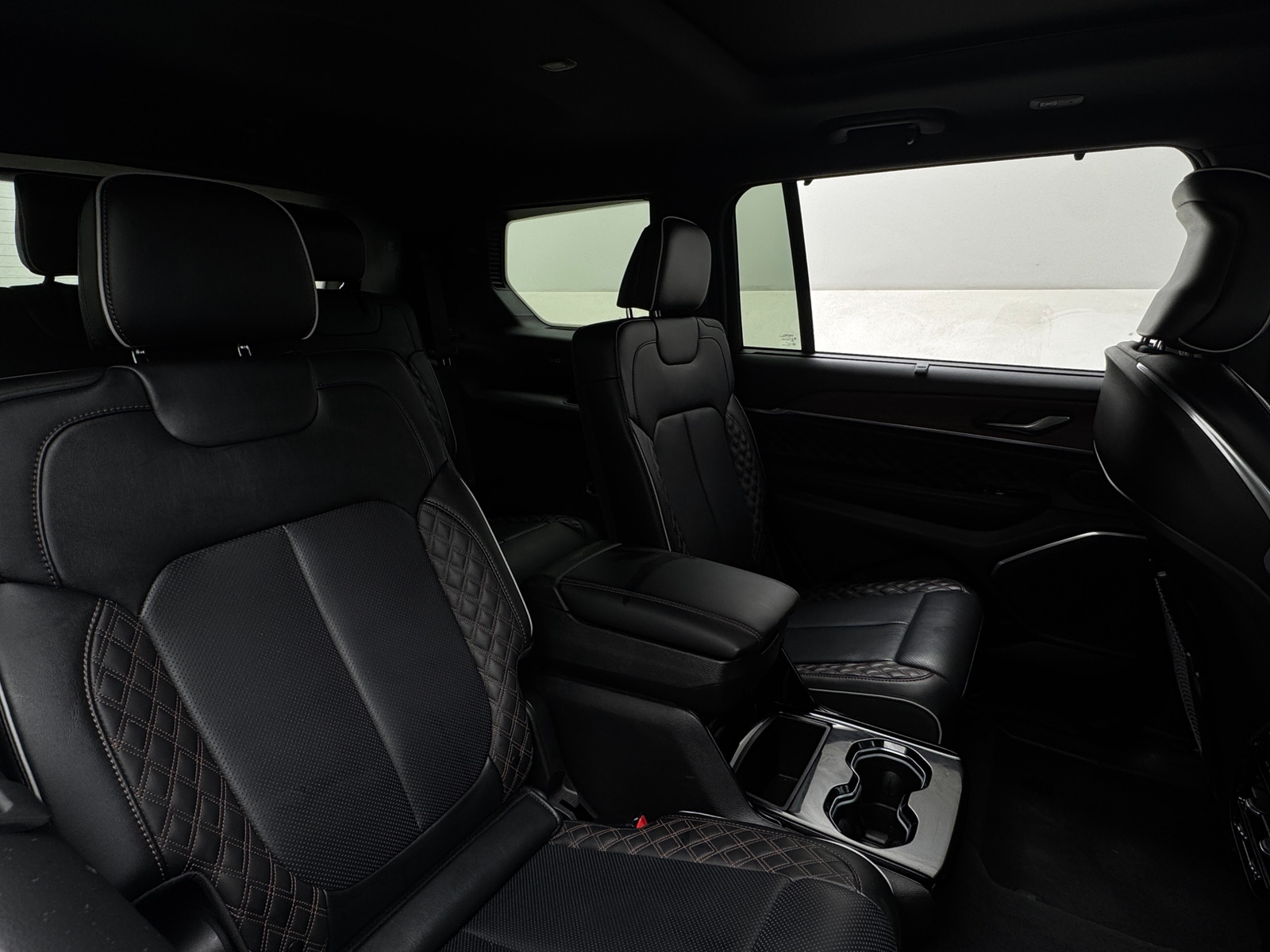 Thumbnail: 2023 Jeep Grand Cherokee L - 5