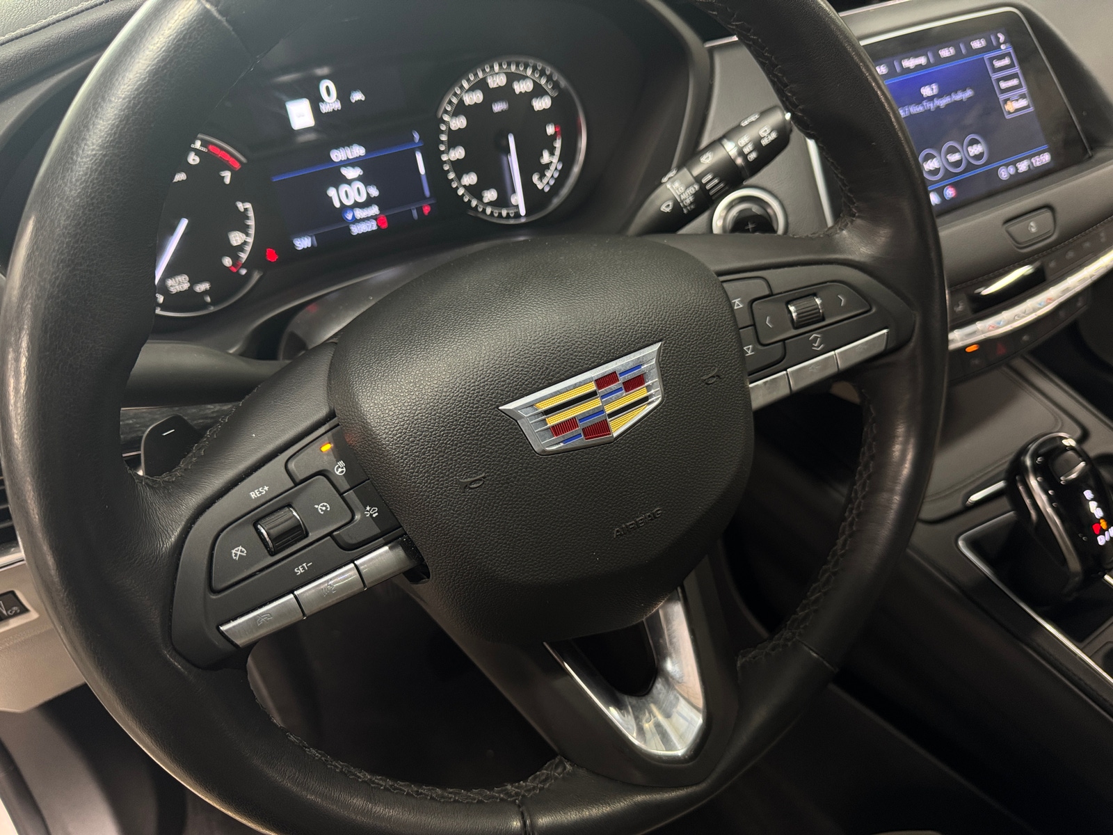 Thumbnail: 2023 Cadillac XT4 - 4