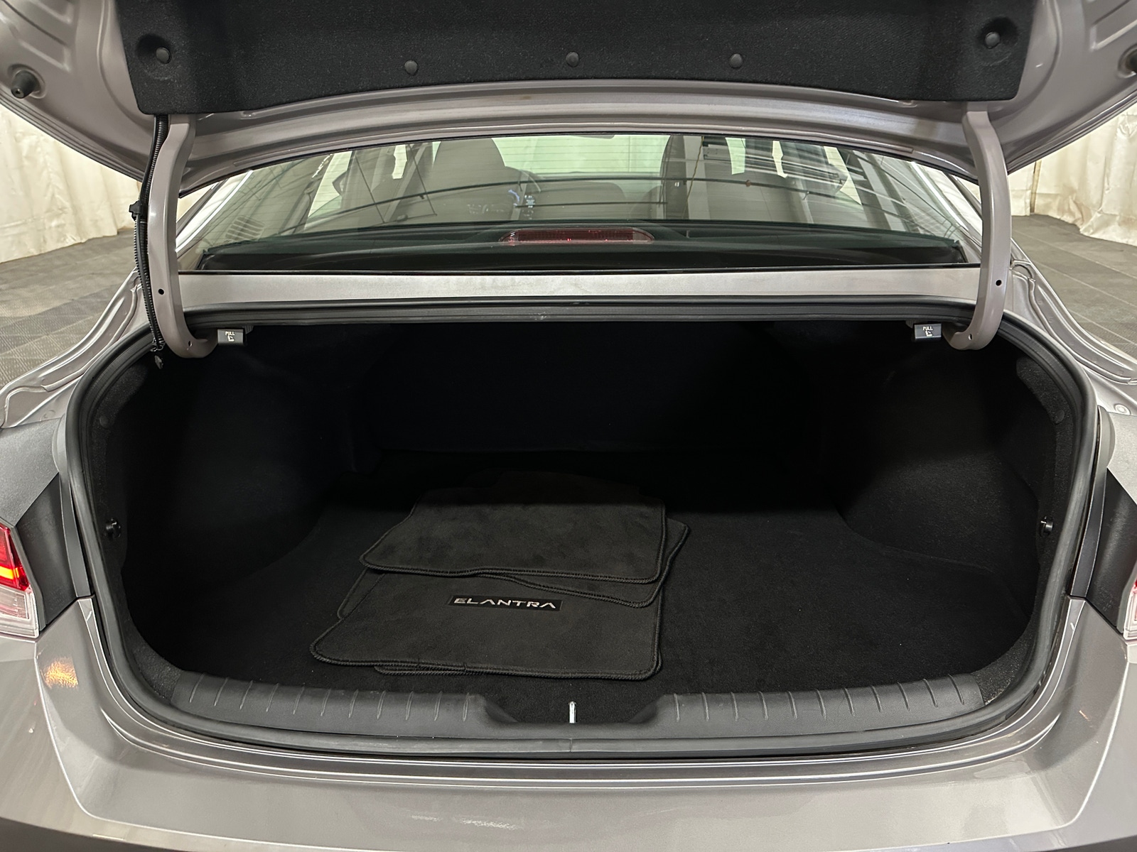 Thumbnail: 2023 Hyundai Elantra - 7