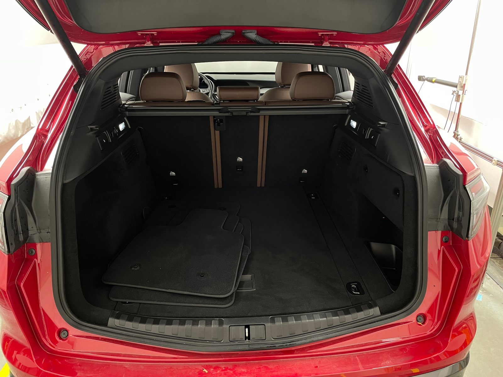 Thumbnail: 2024 Alfa Romeo Stelvio - 6